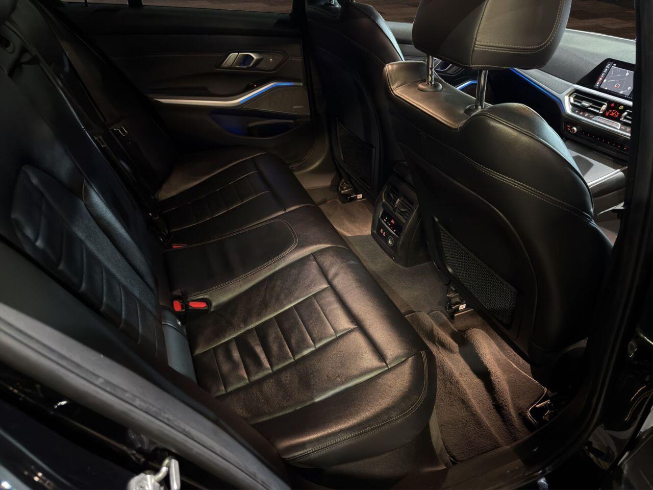 BMW 3 Series view 11