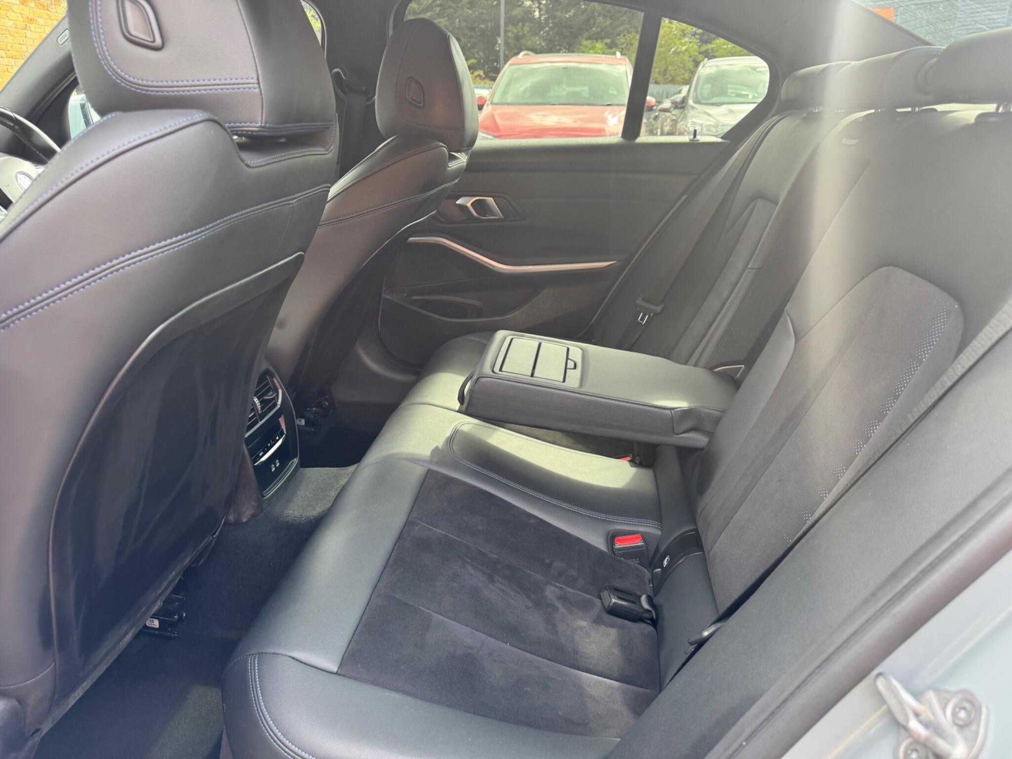 BMW 3 Series view 11