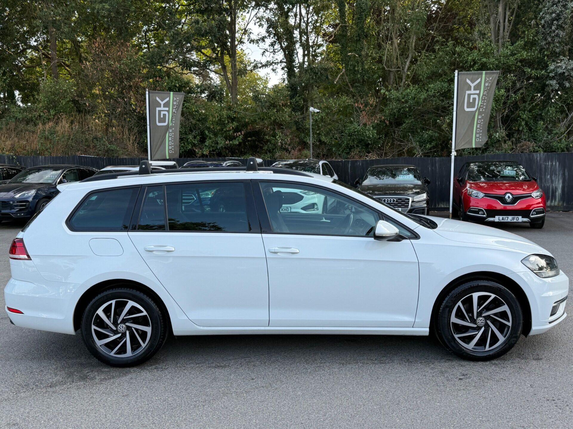 Volkswagen Golf view 5