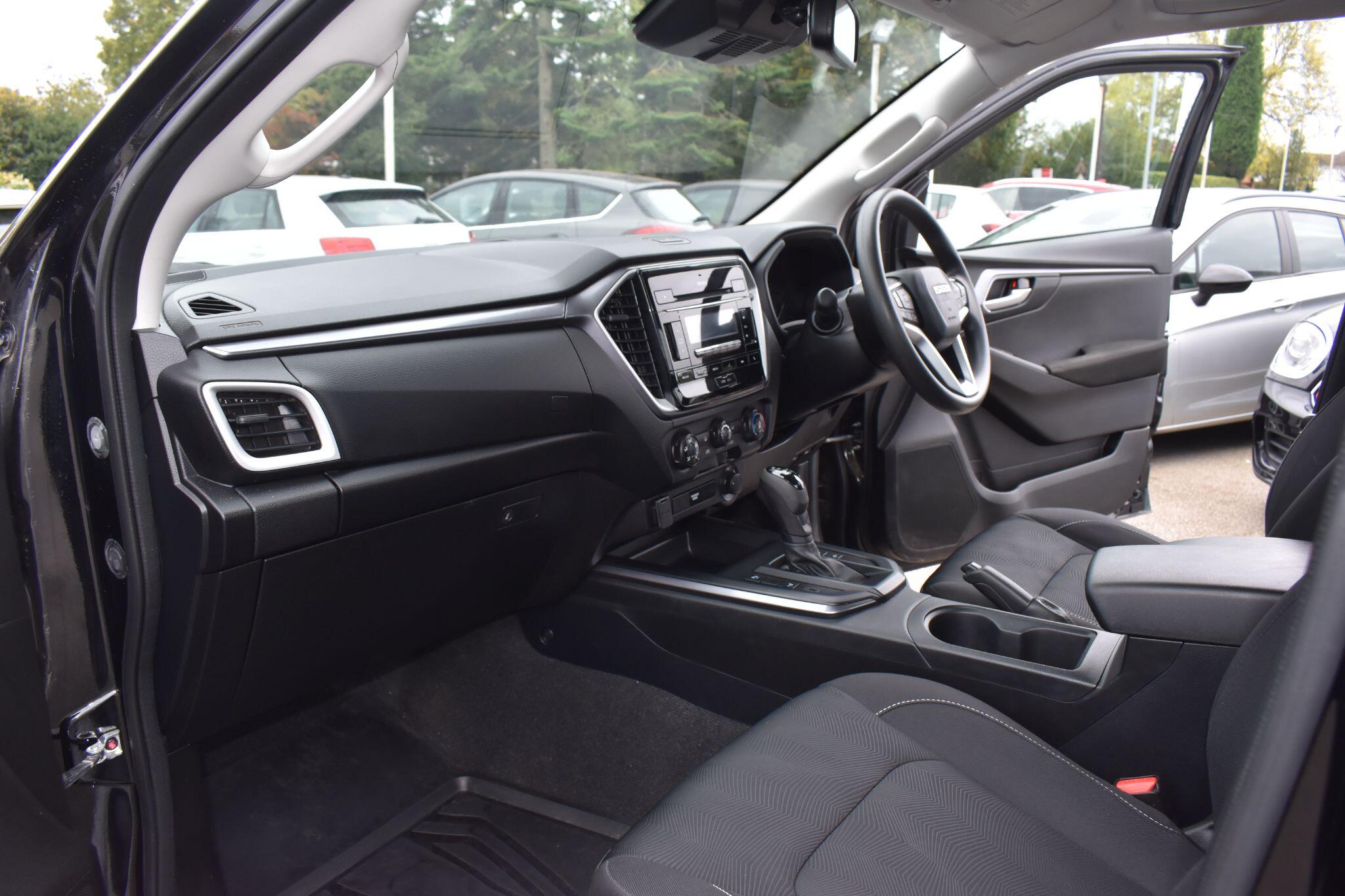 D-Max - 1.9 TD DL20 Auto 4WD Euro 6 (s/s) 2dr - Image 25