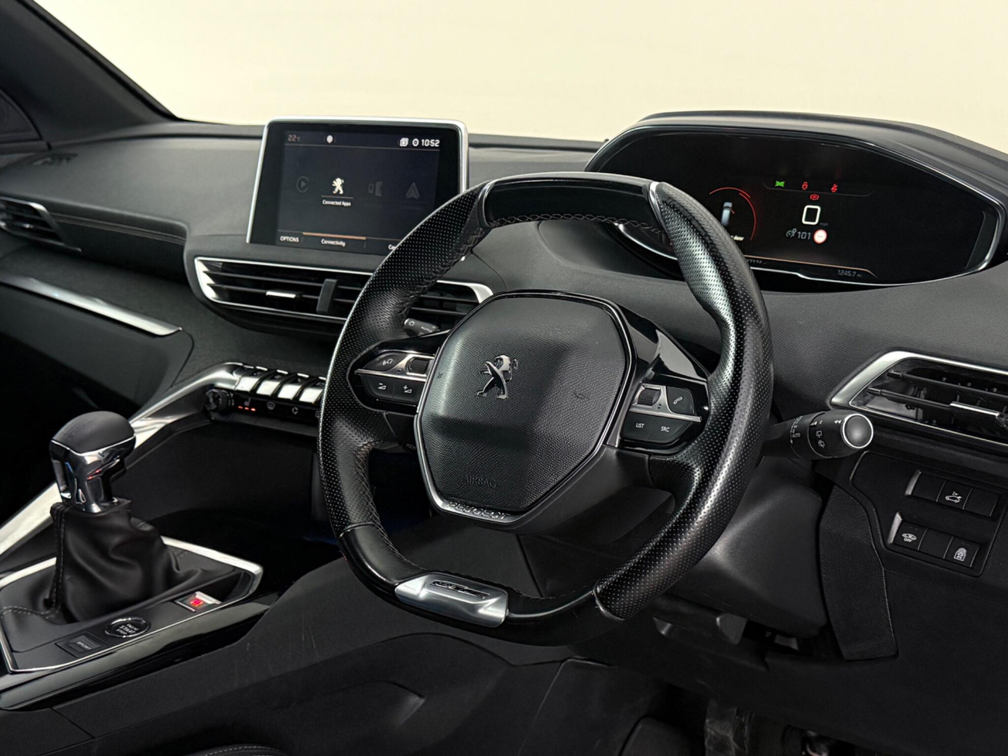 Peugeot 5008 view 3