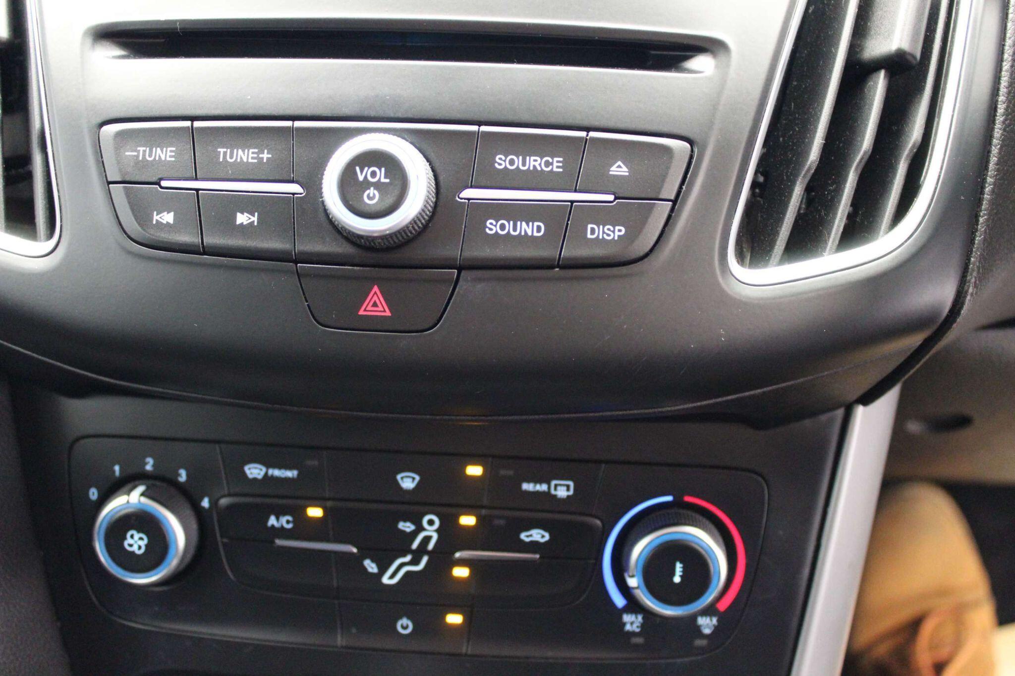 Ford Focus view 16