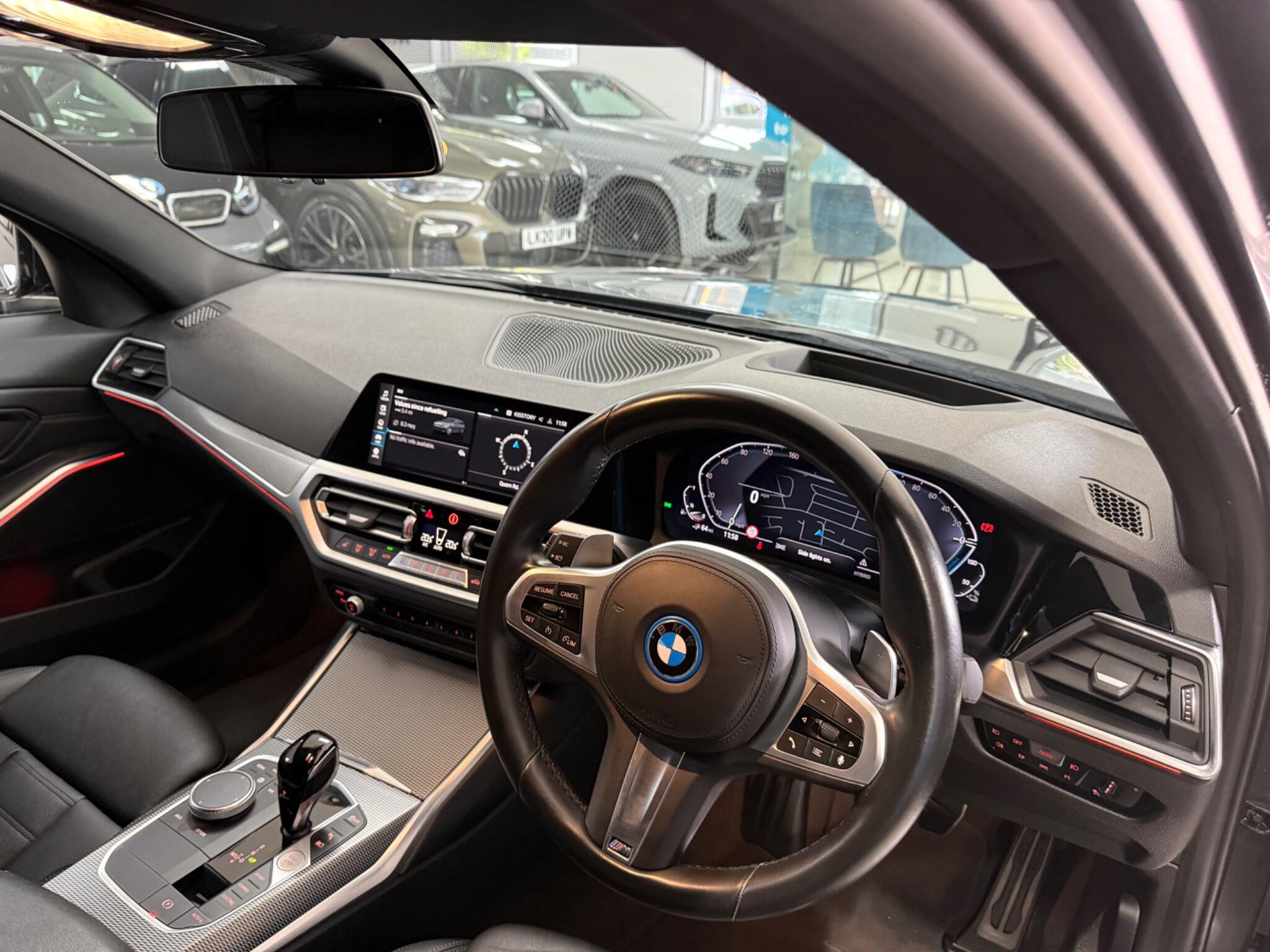 BMW 3 Series view 28