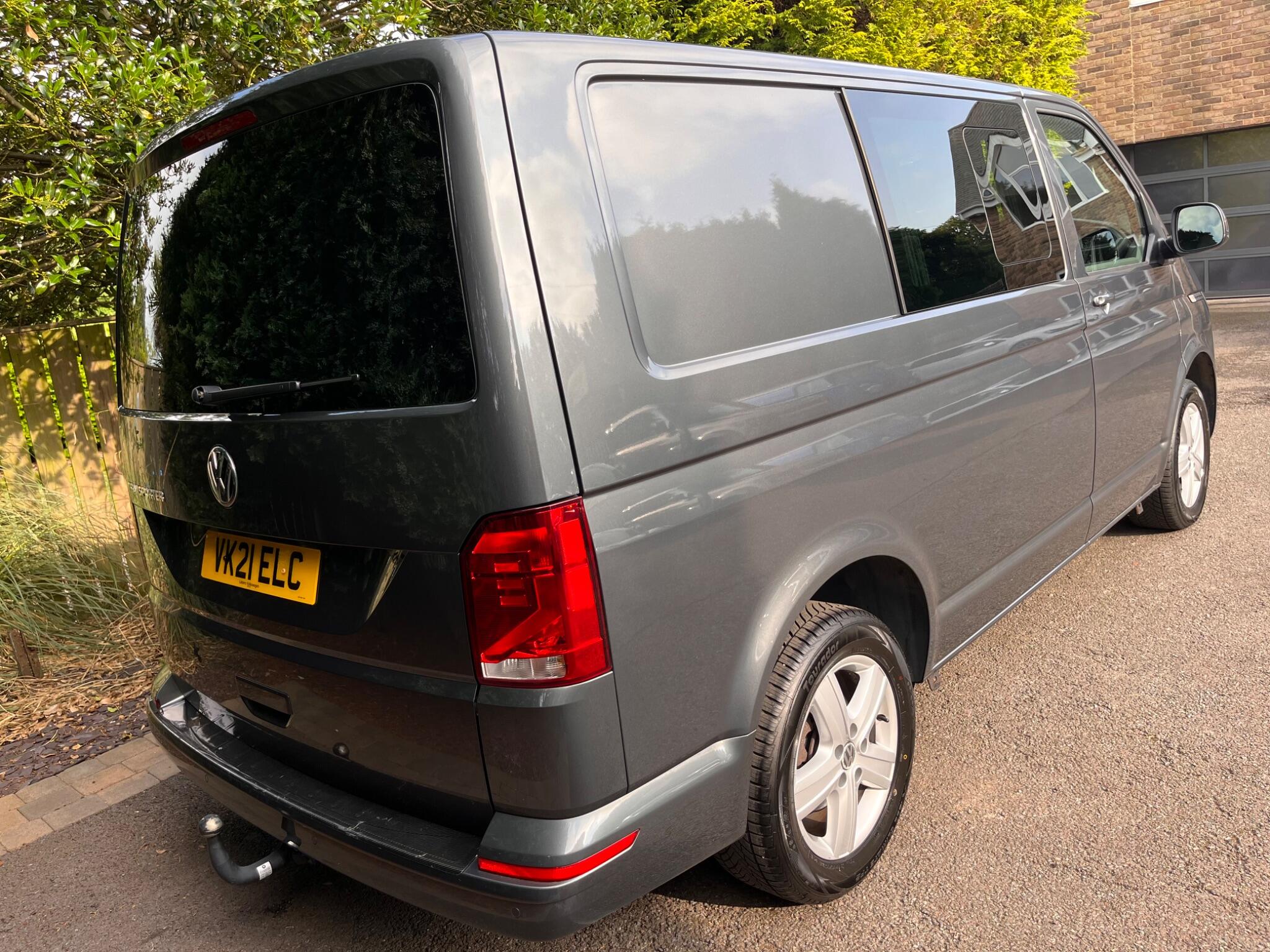Volkswagen Transporter view 15
