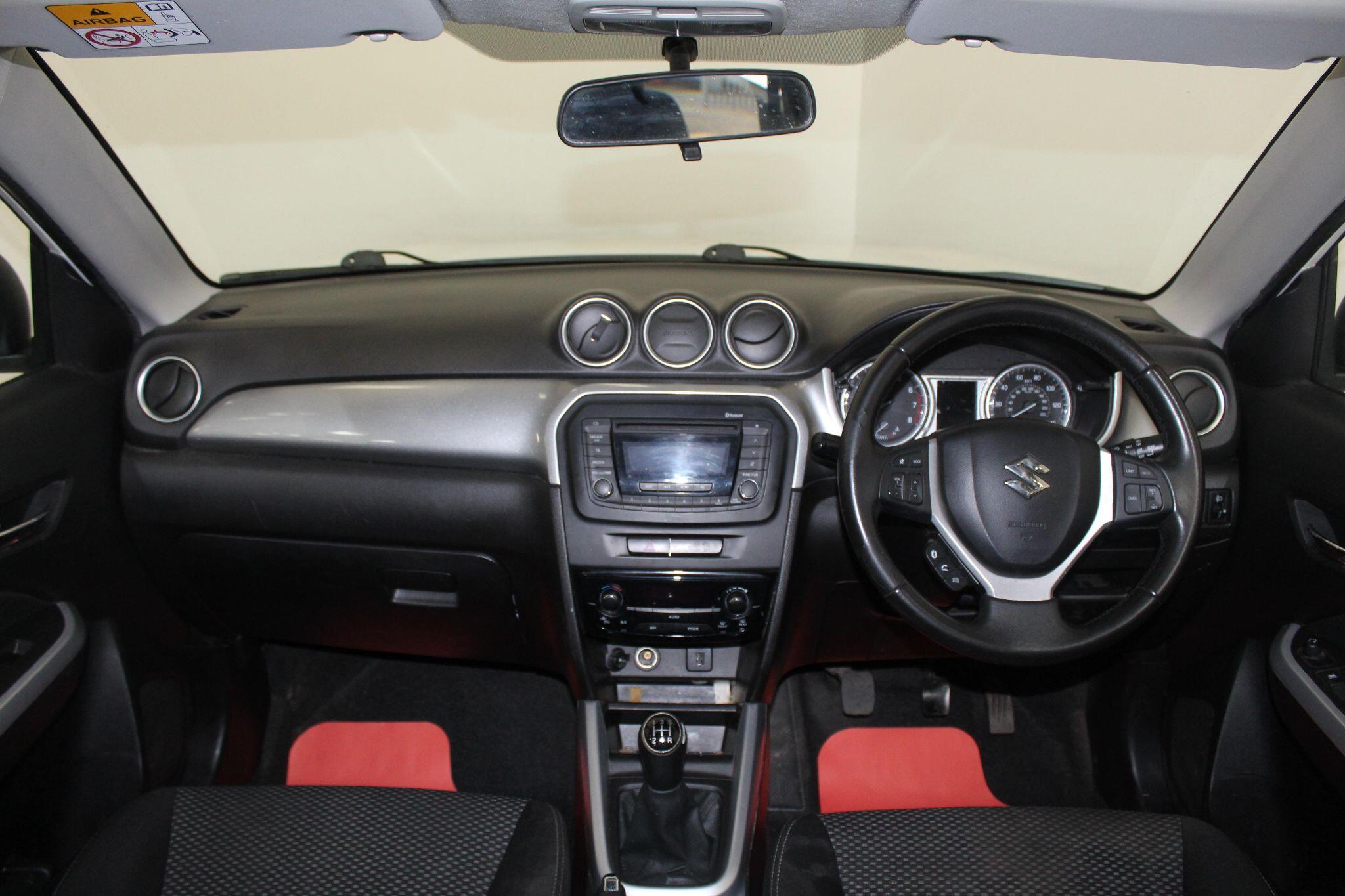 Suzuki Vitara view 27