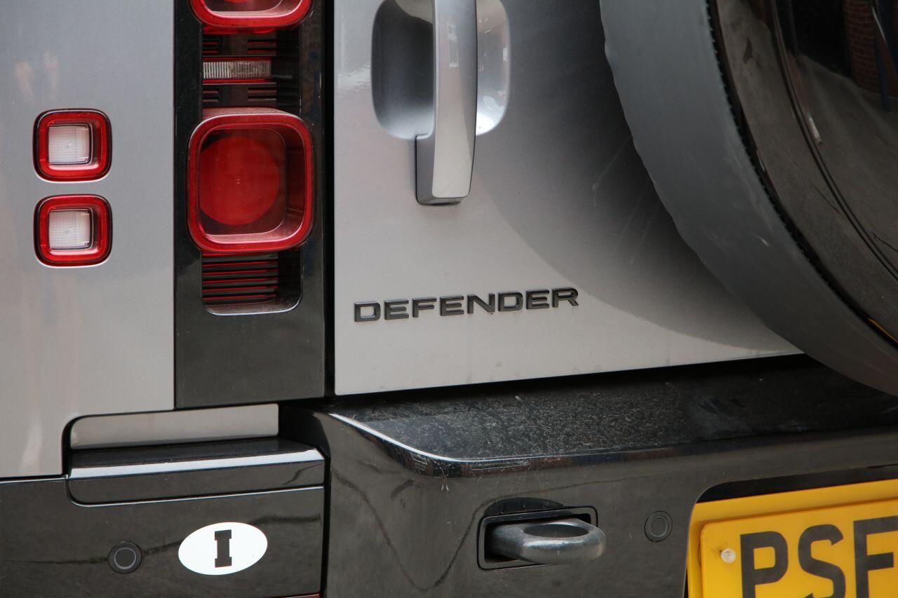 Land Rover Defender view 22