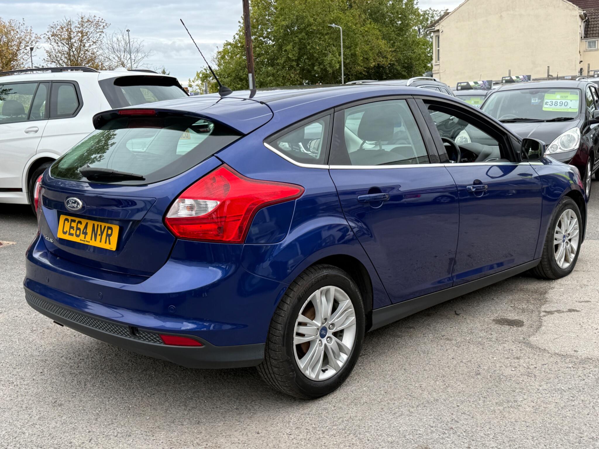 Ford Focus - Image 17