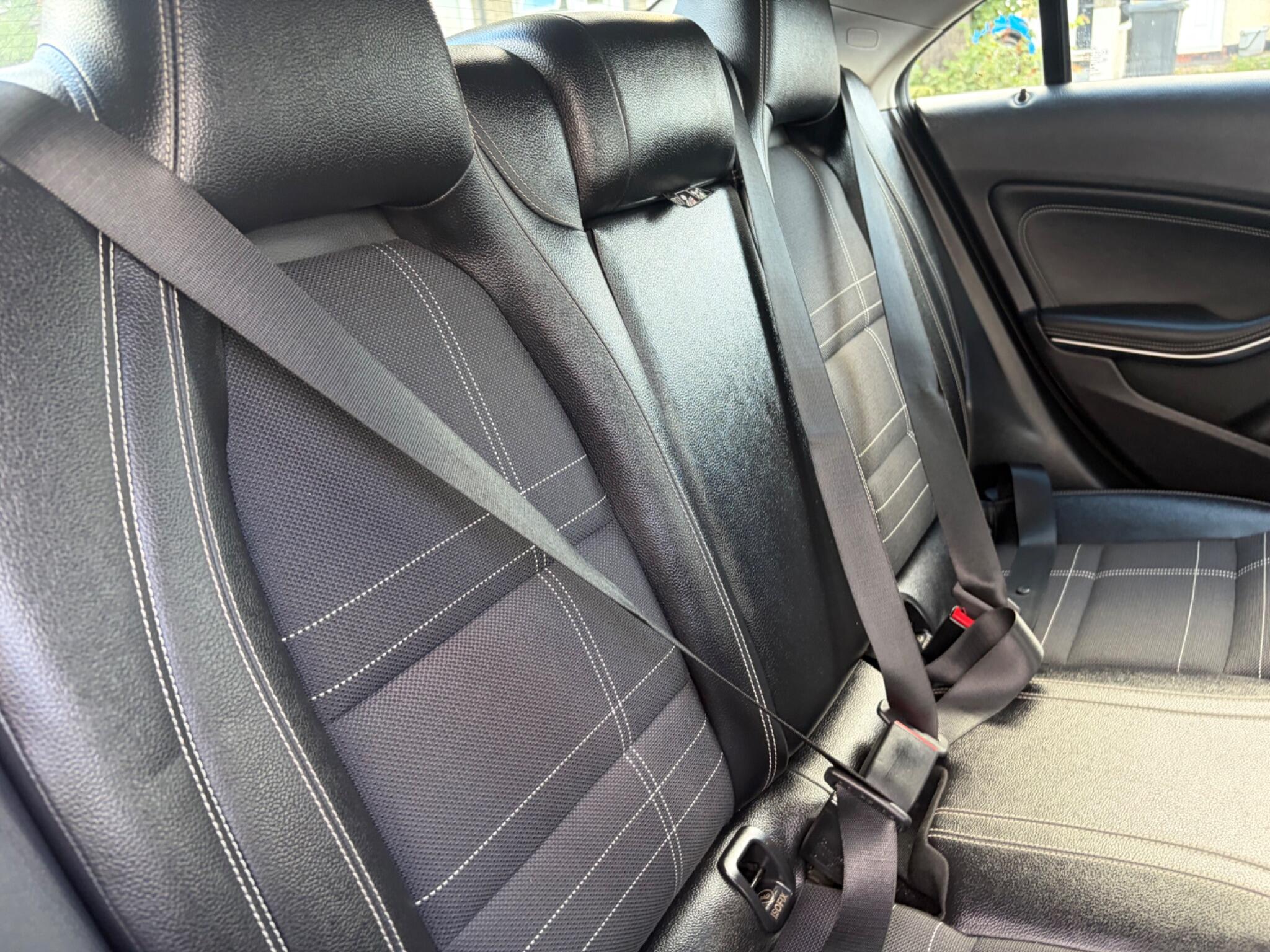 Mercedes-Benz Cla view 60