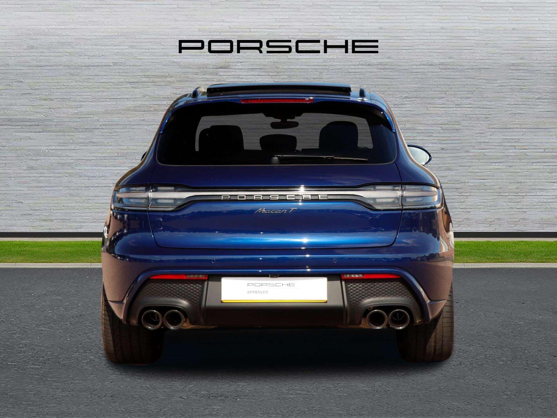 Porsche Macan view 4