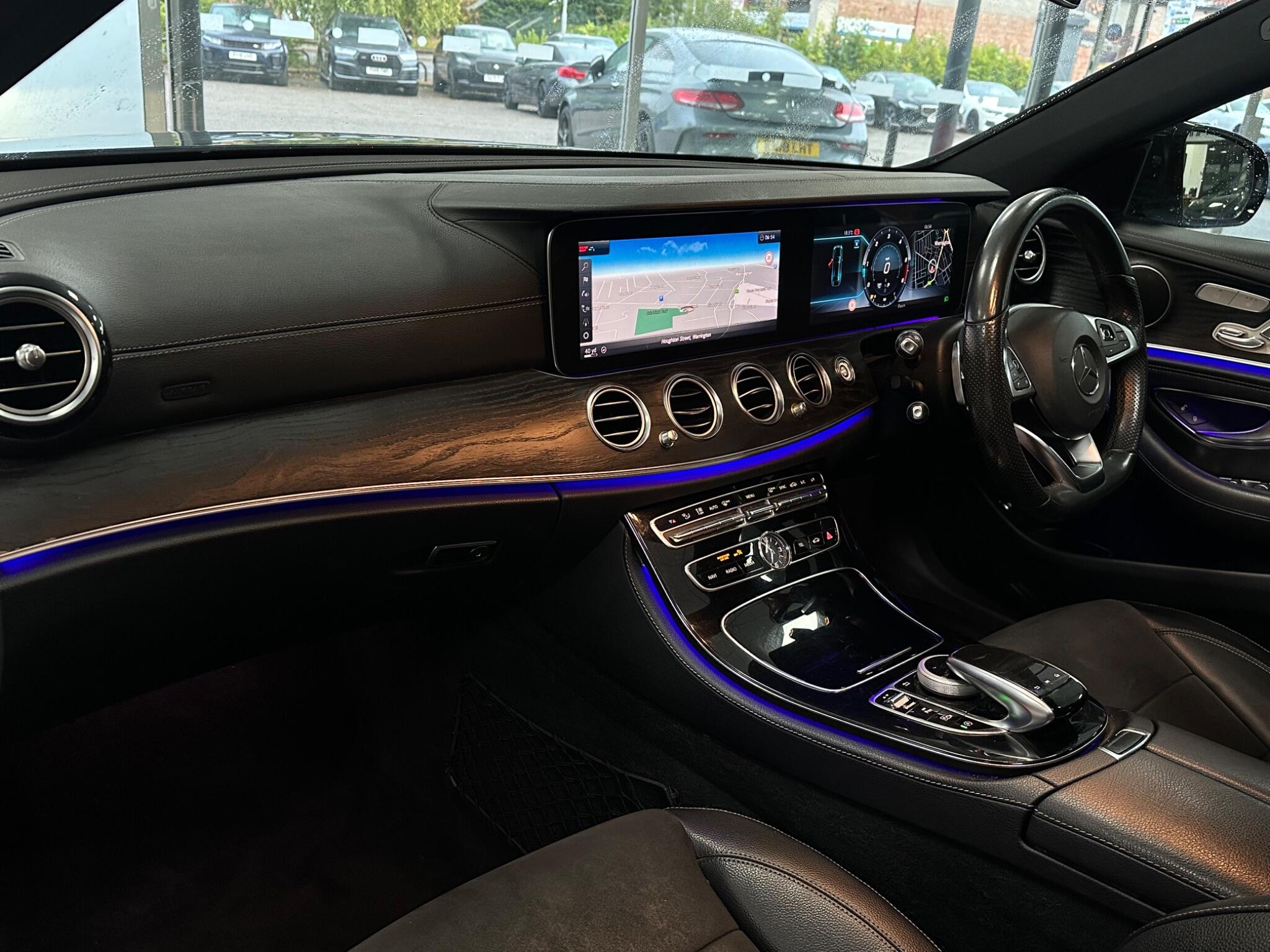 Mercedes-Benz E Class view 39