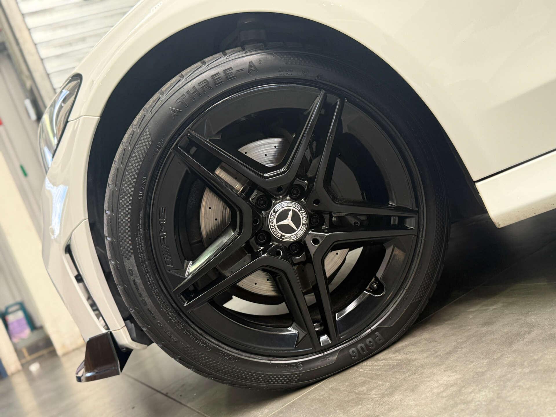 Mercedes-Benz C-Class view 30