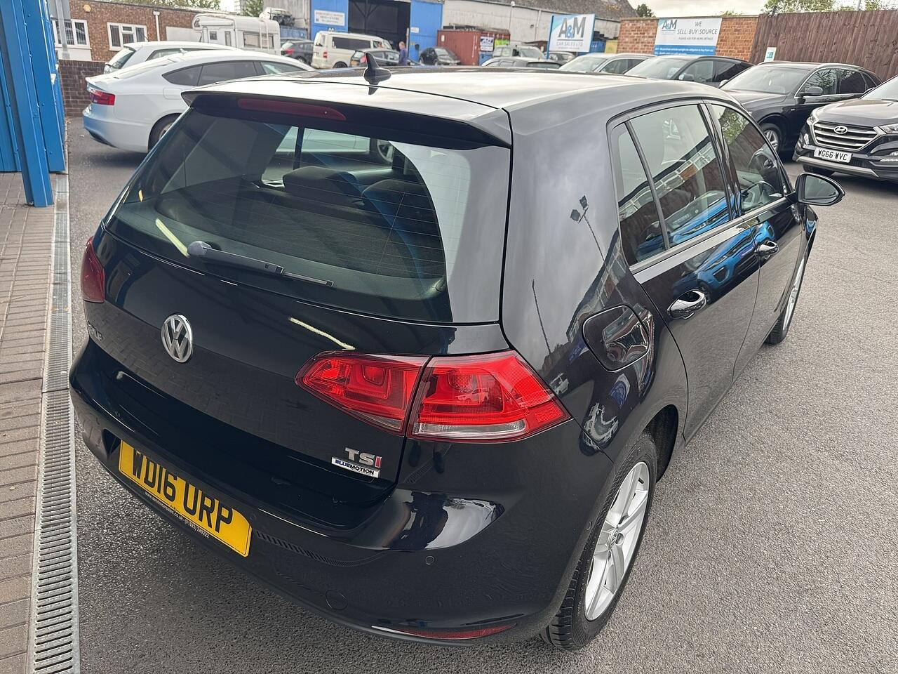 Volkswagen Golf view 5