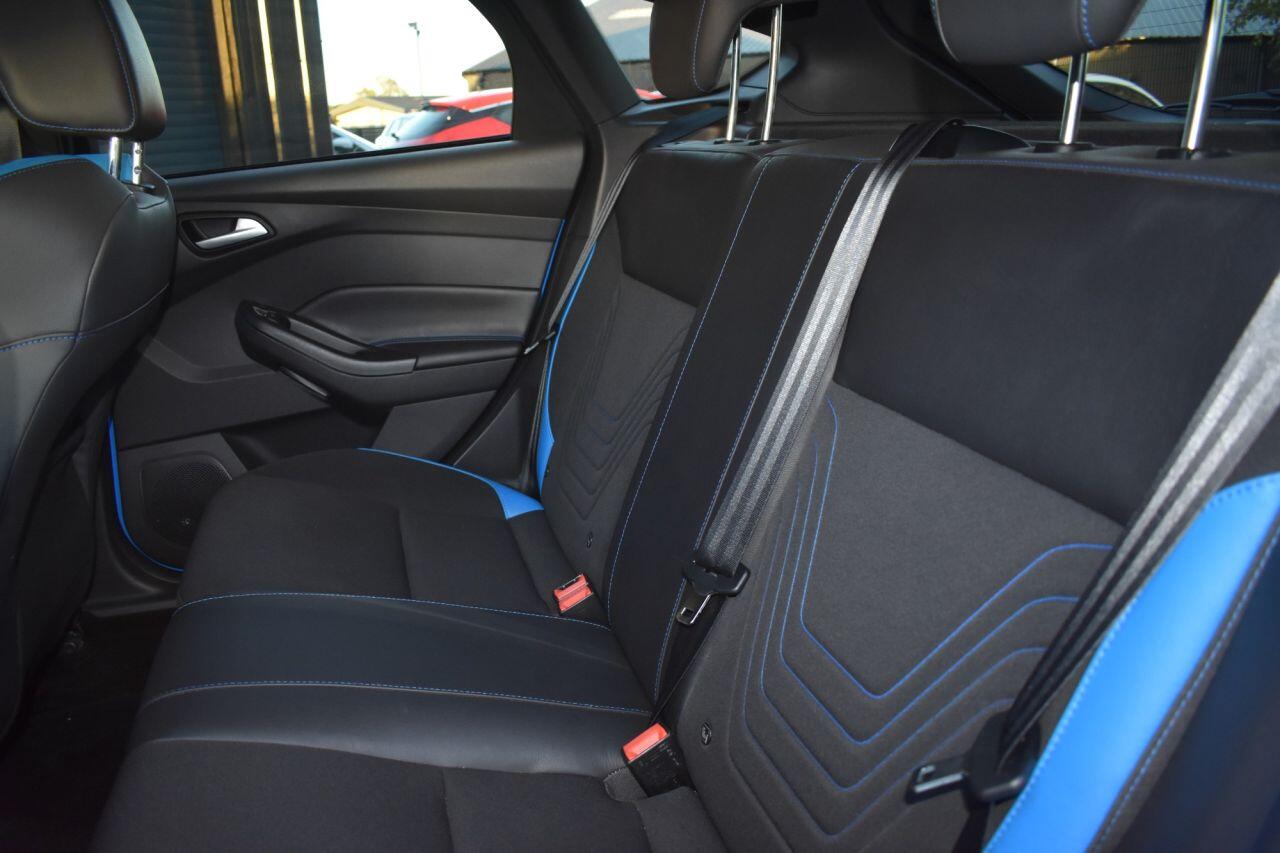 Ford Focus view 8