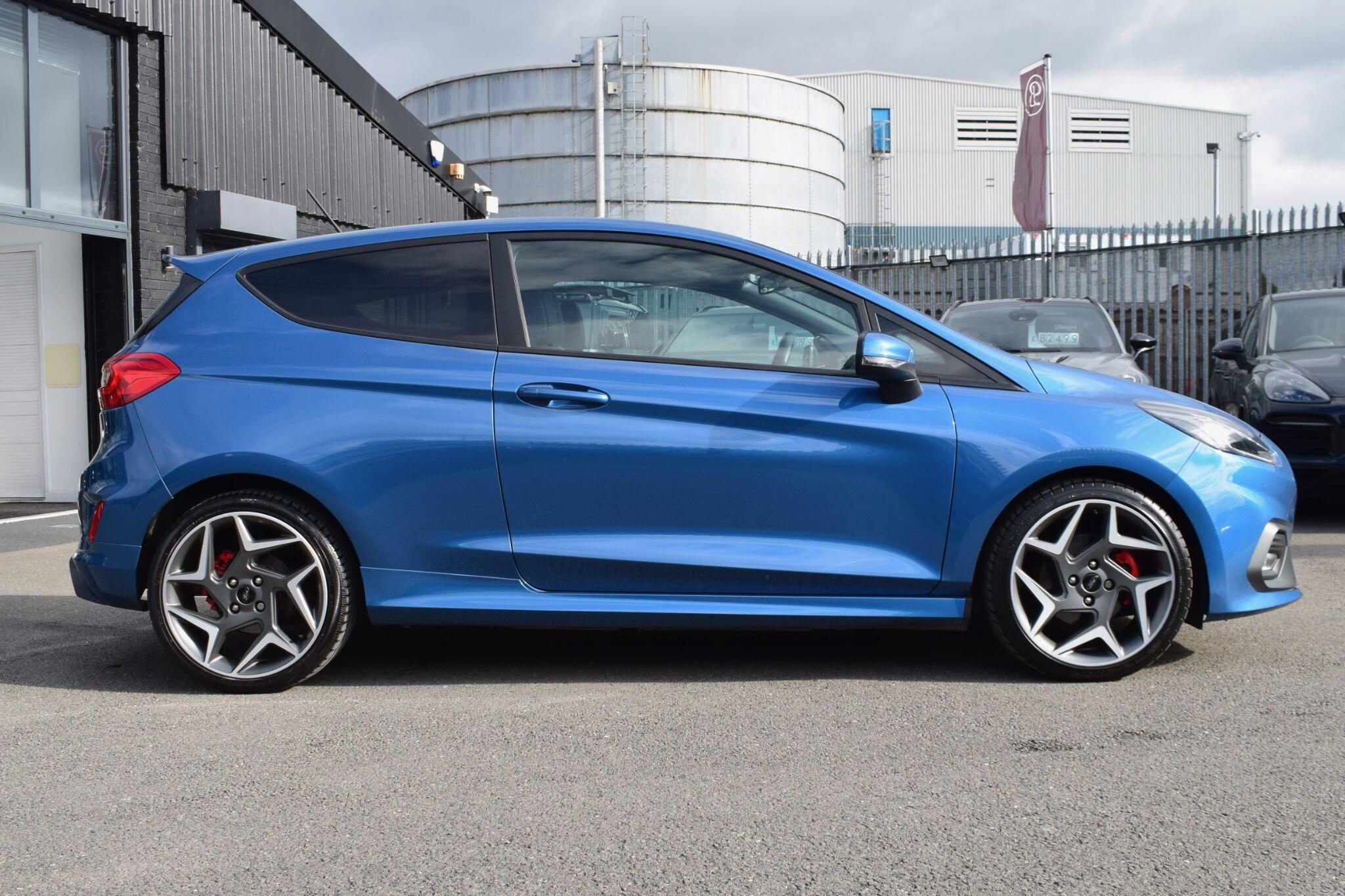 Ford Fiesta view 3