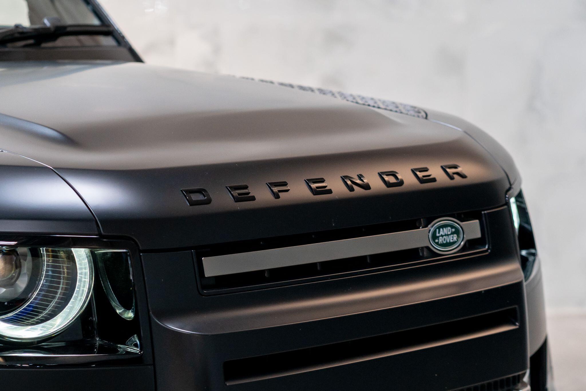 Land Rover Defender view 41