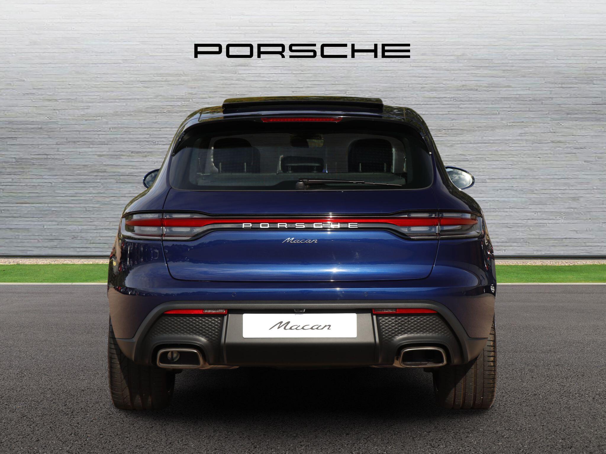 Porsche Macan view 4