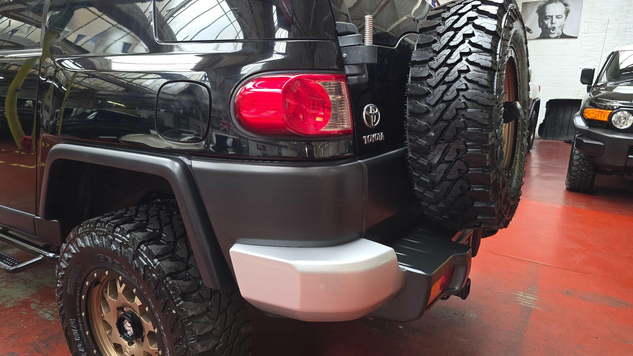 Toyota FJ Cruiser view 44