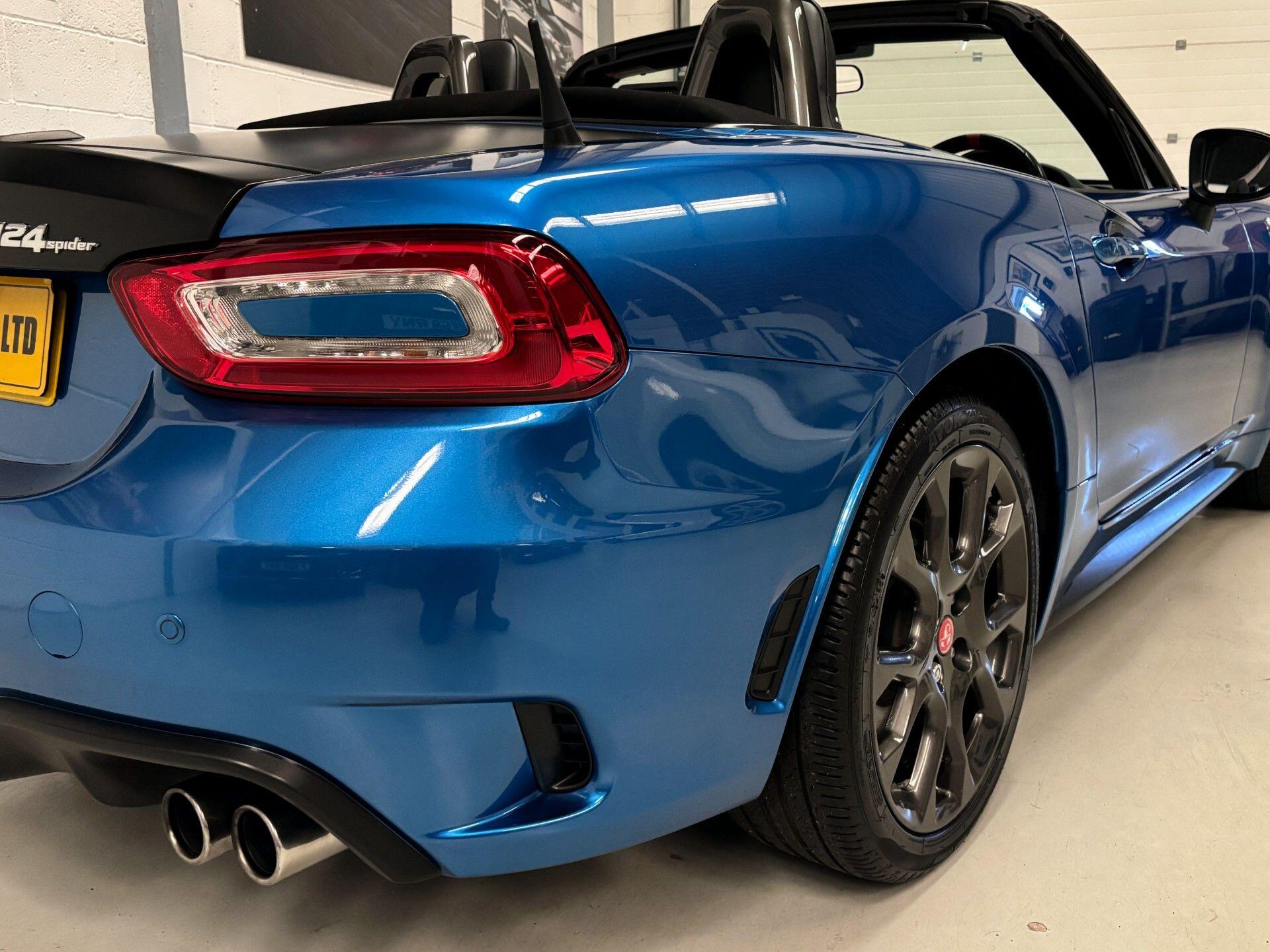 Abarth 124 Spider view 16