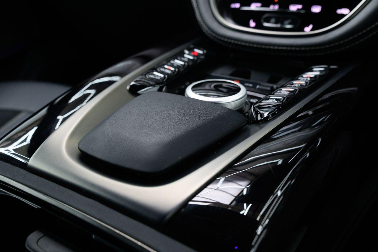 Aston Martin DBX view 46