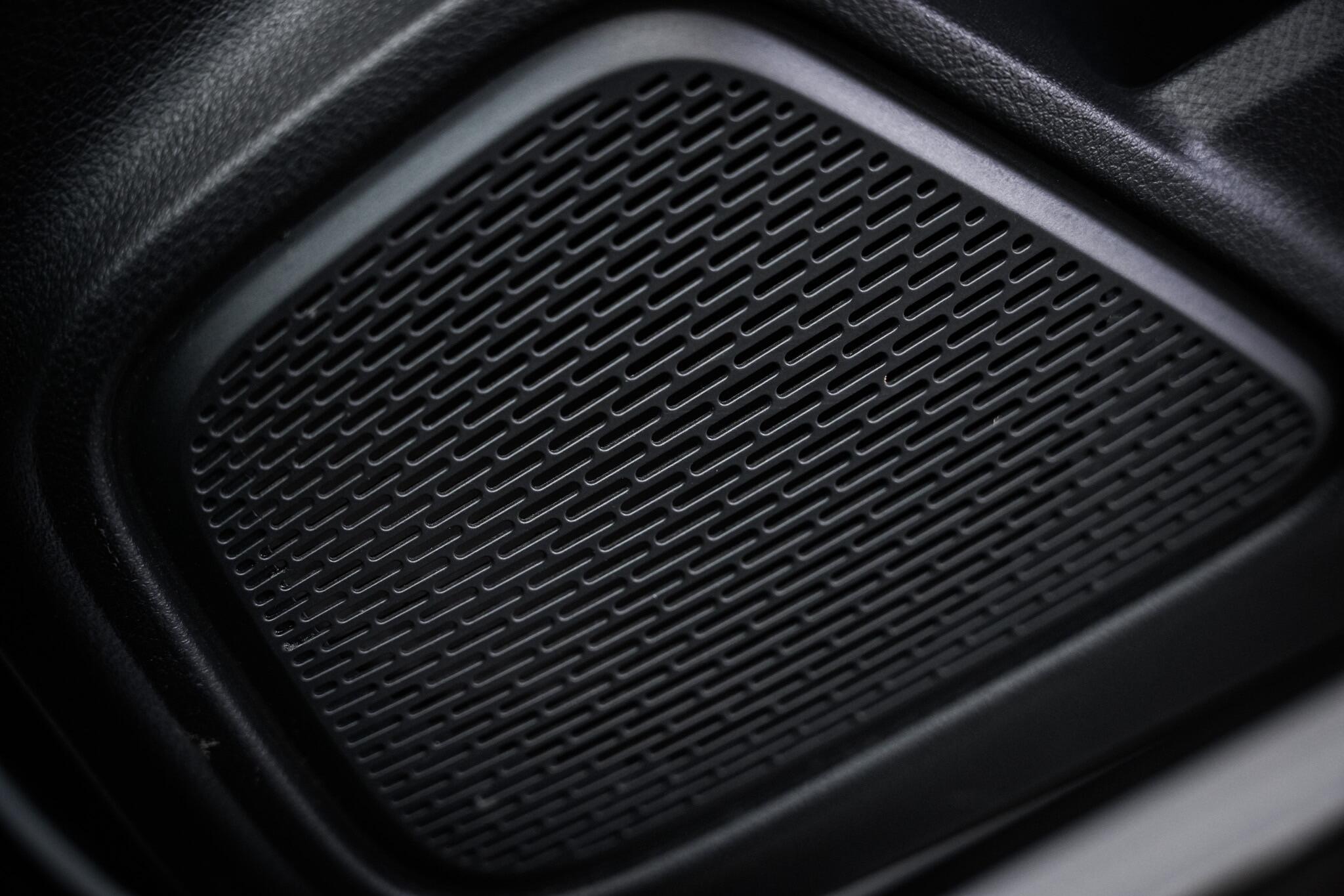 Mercedes-Benz GLB view 50