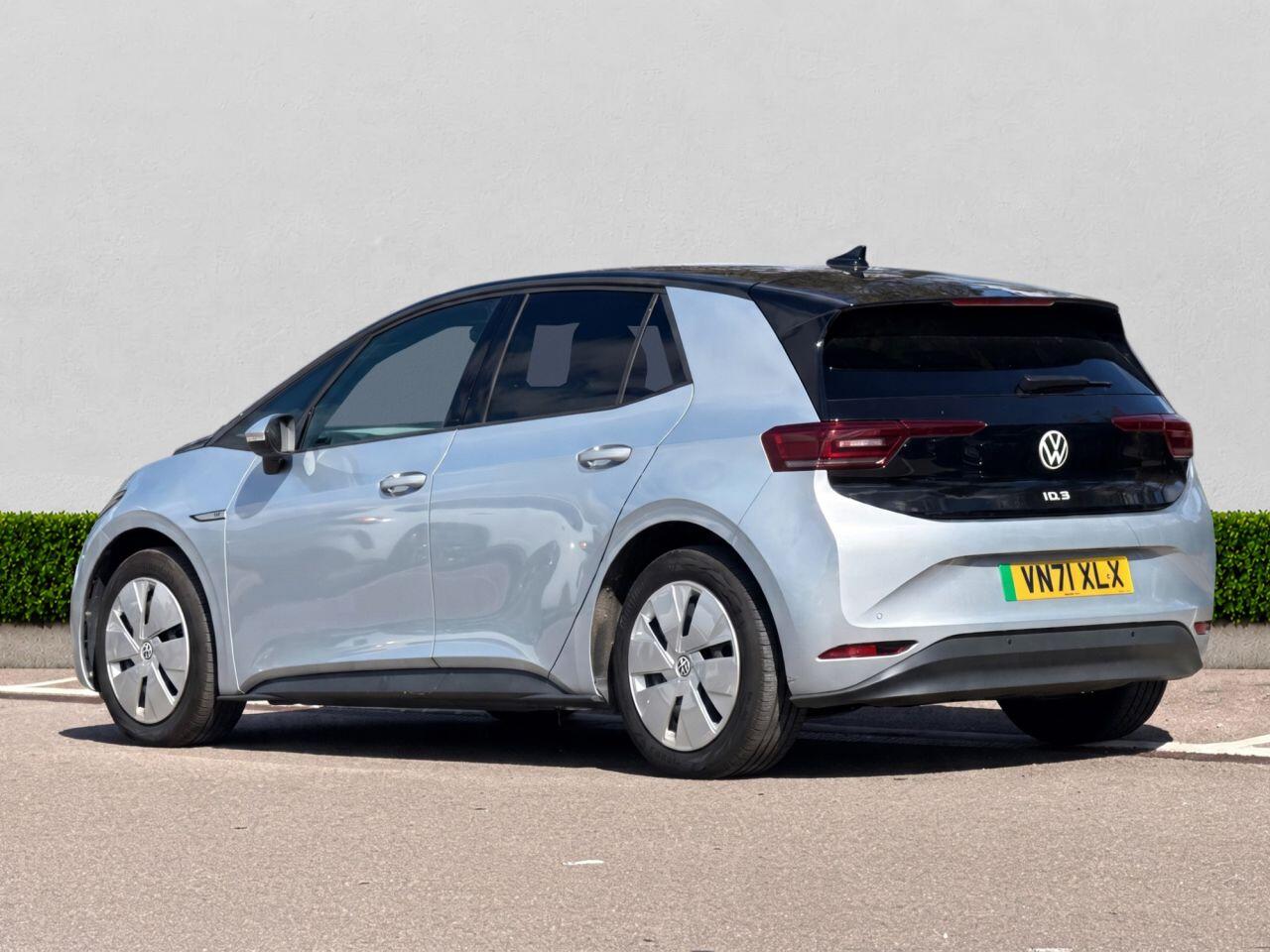 Volkswagen Id.3 view 5