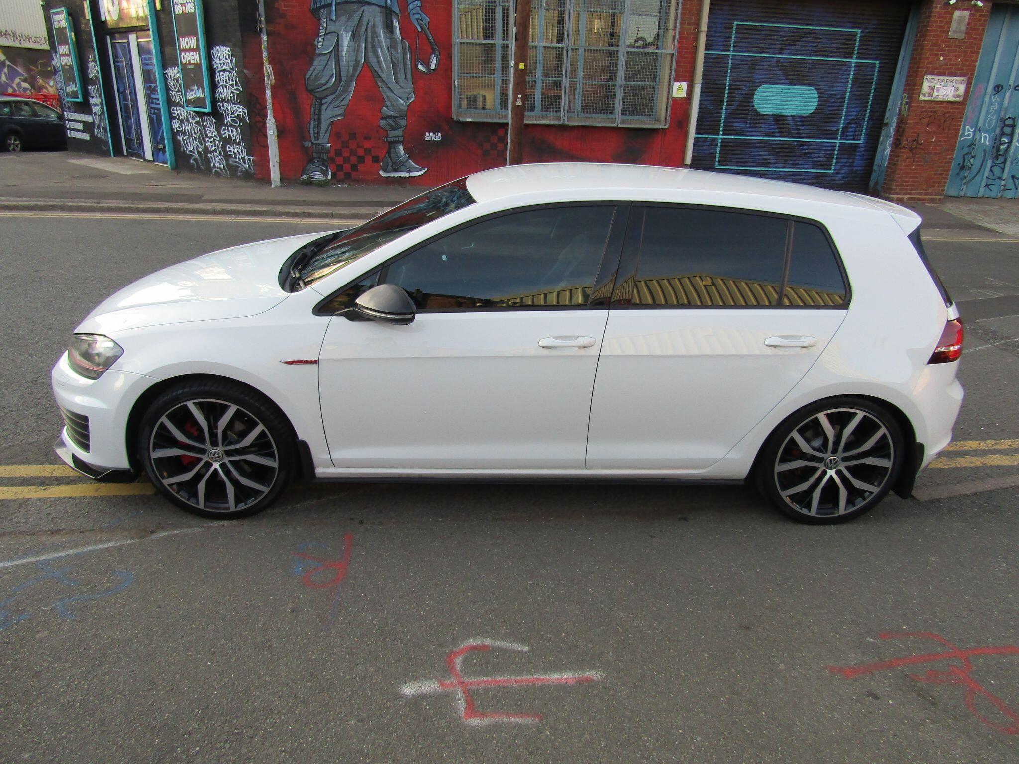 Volkswagen Golf view 8