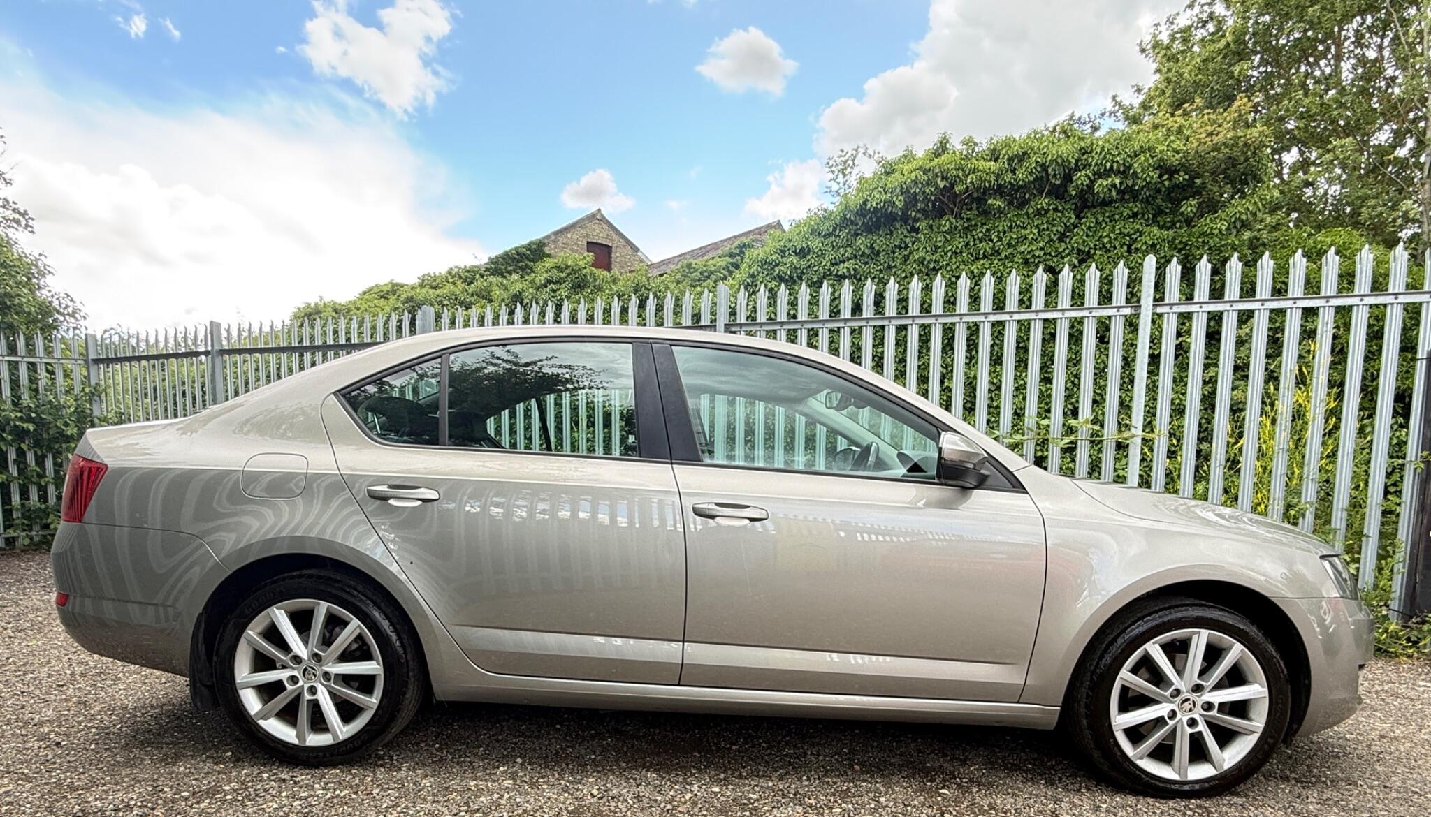 2014 Skoda Octavia image 14