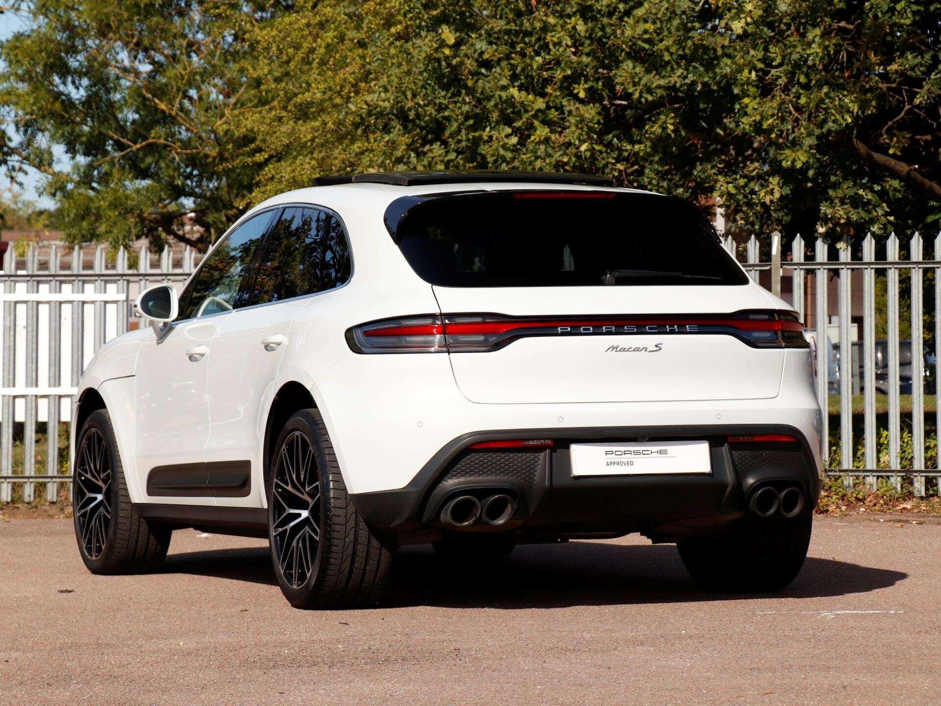 Porsche Macan view 36