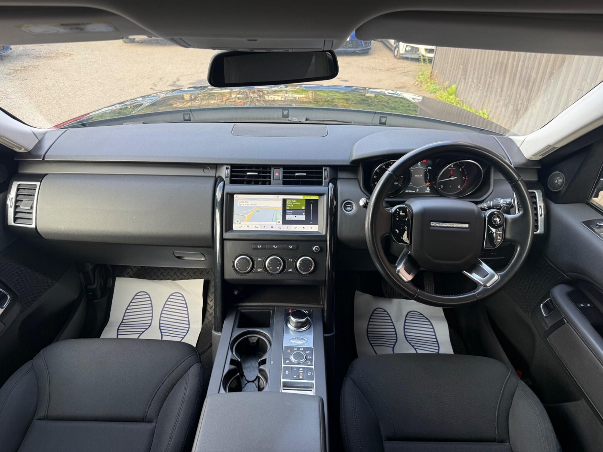 Land Rover Discovery view 20