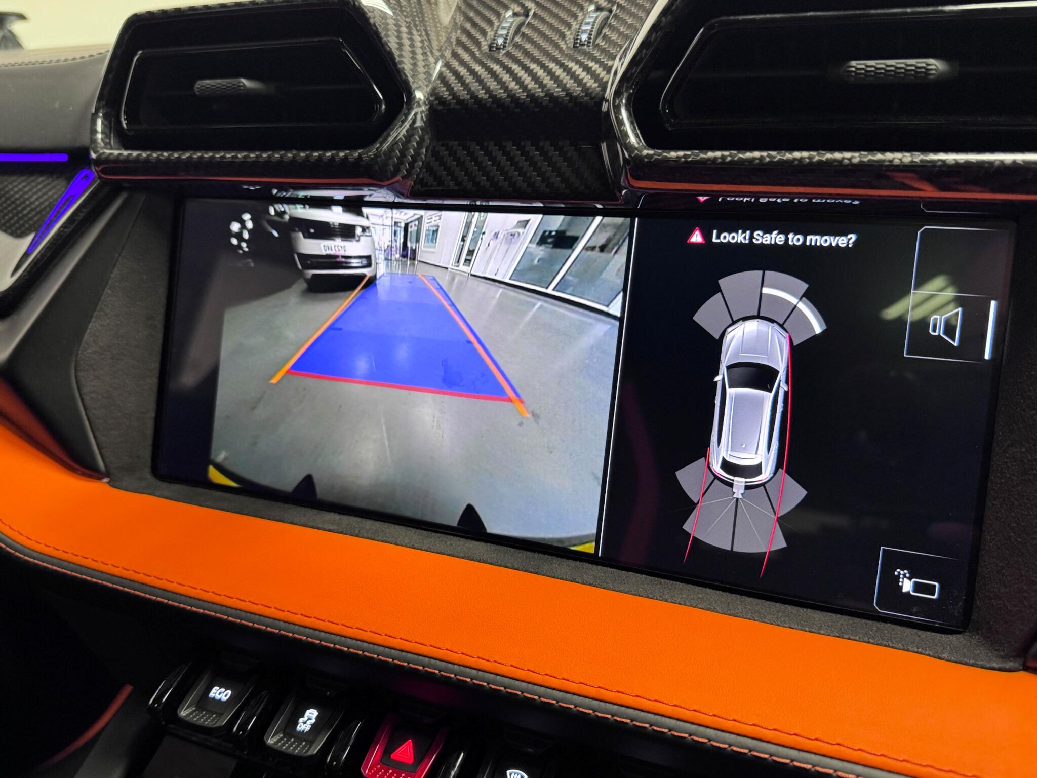 Lamborghini Urus view 11