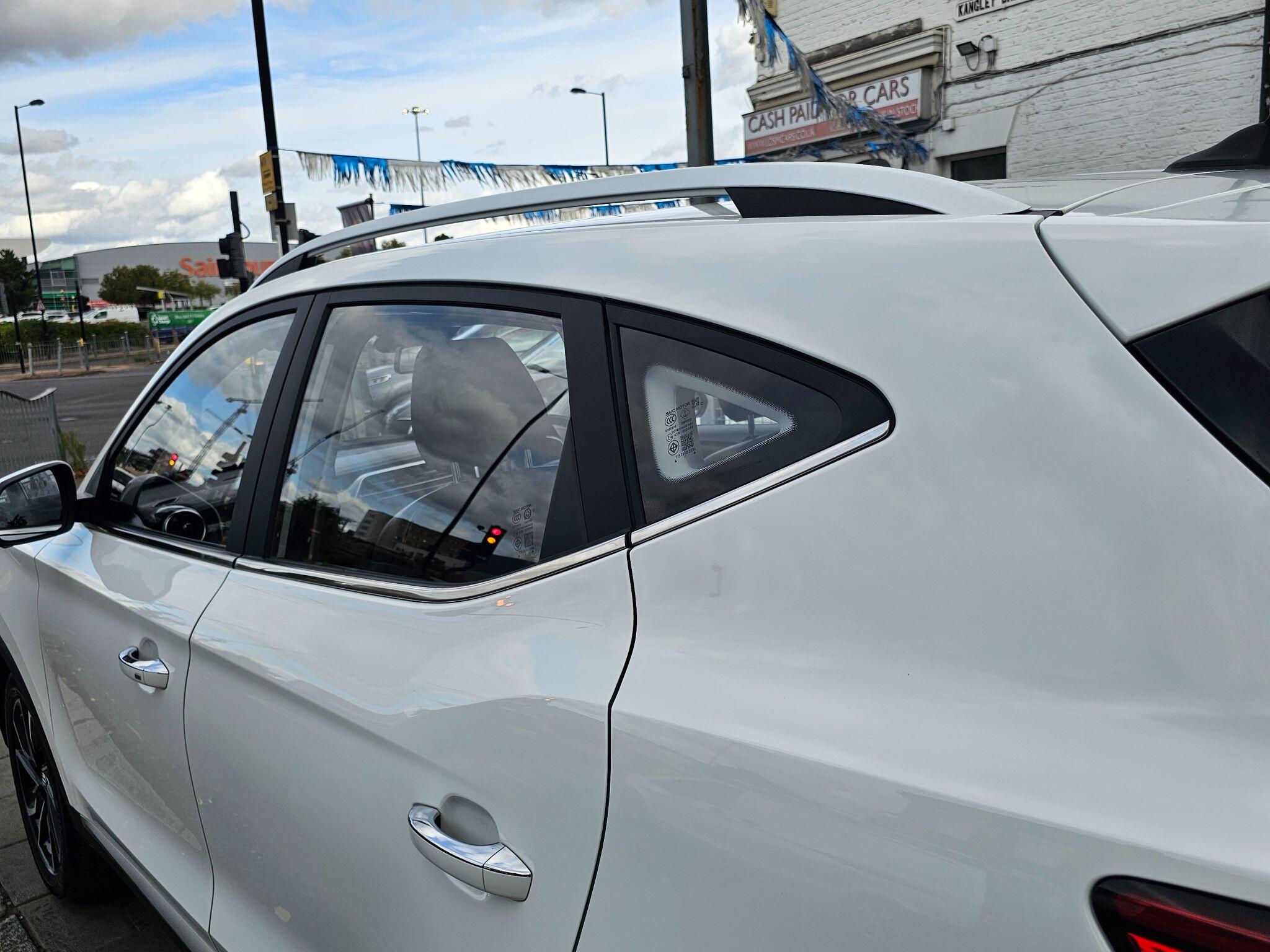 MG ZS view 17