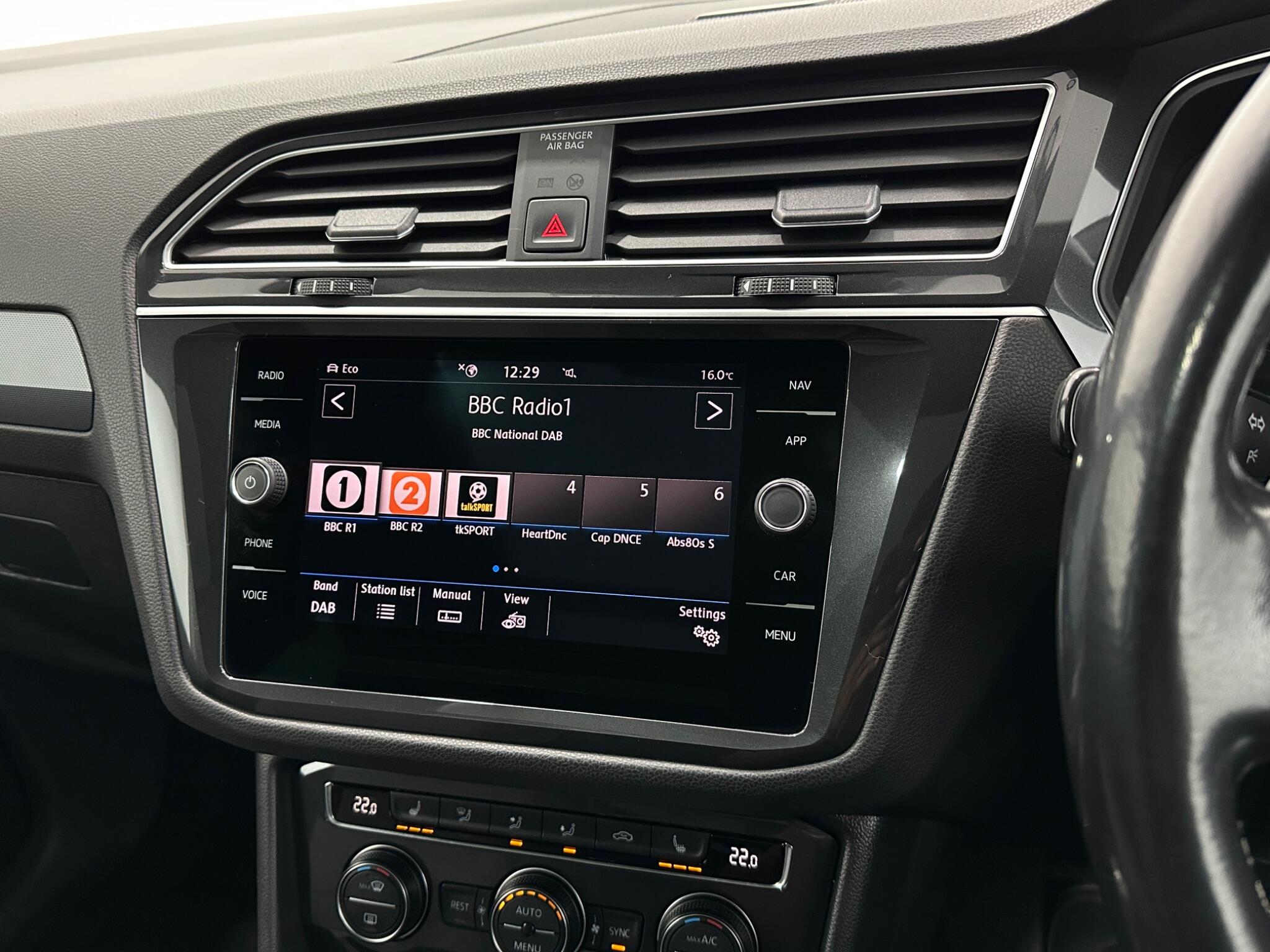 Volkswagen Tiguan view 27
