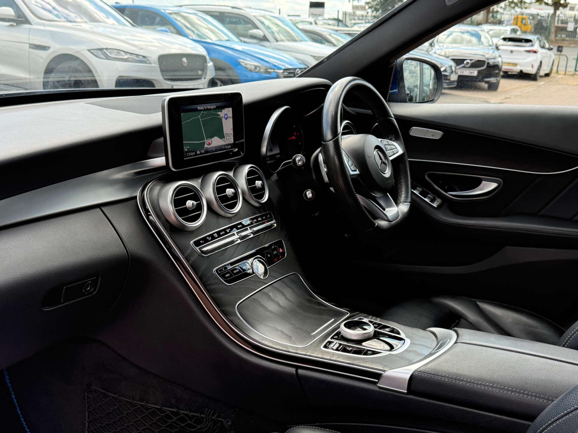 Mercedes-Benz C-Class view 80