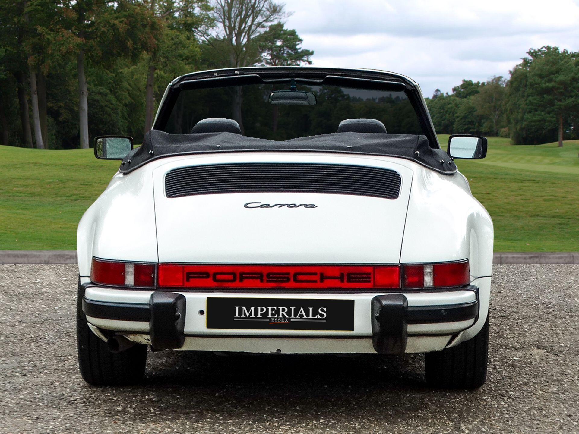 Porsche 911 view 9