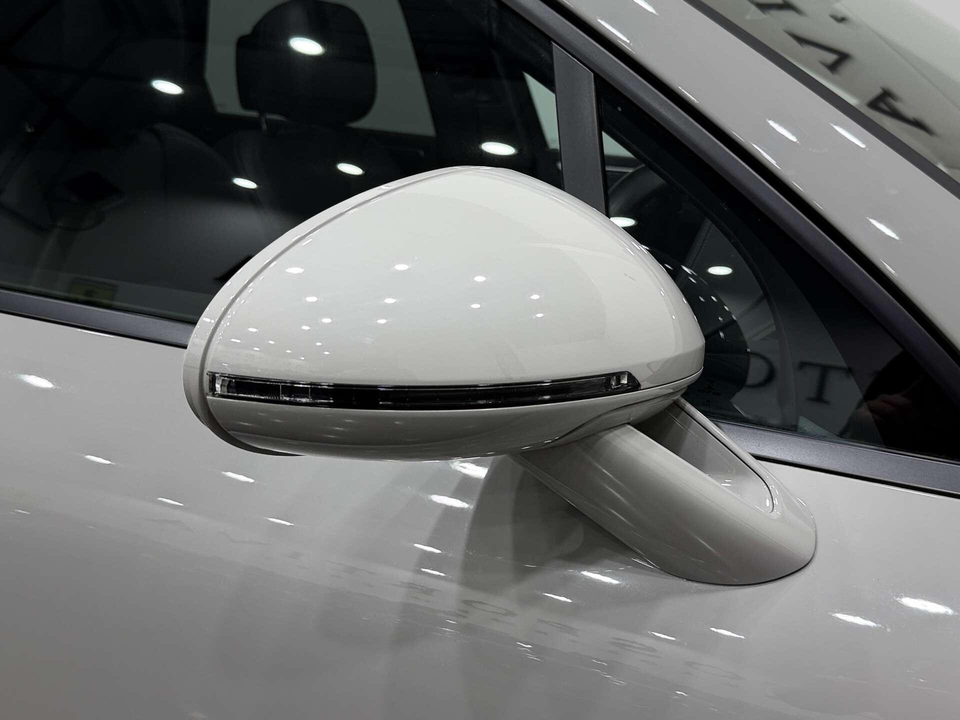 Porsche Macan view 31