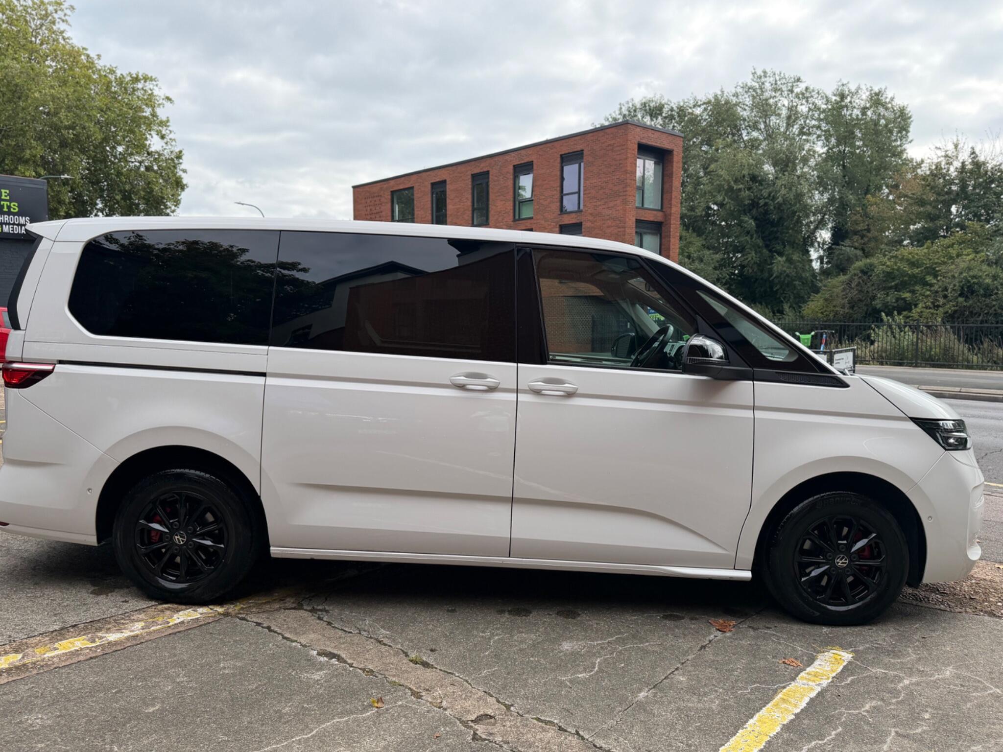 Volkswagen Multivan view 7