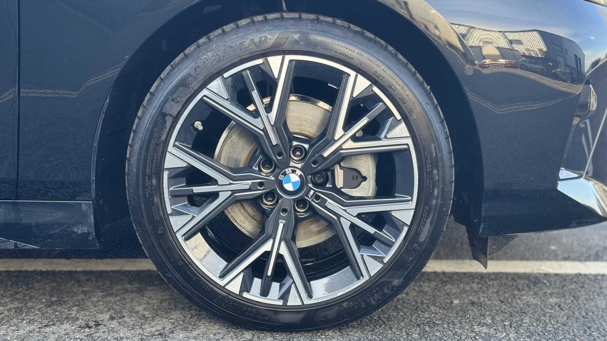 BMW 2 Series view 4