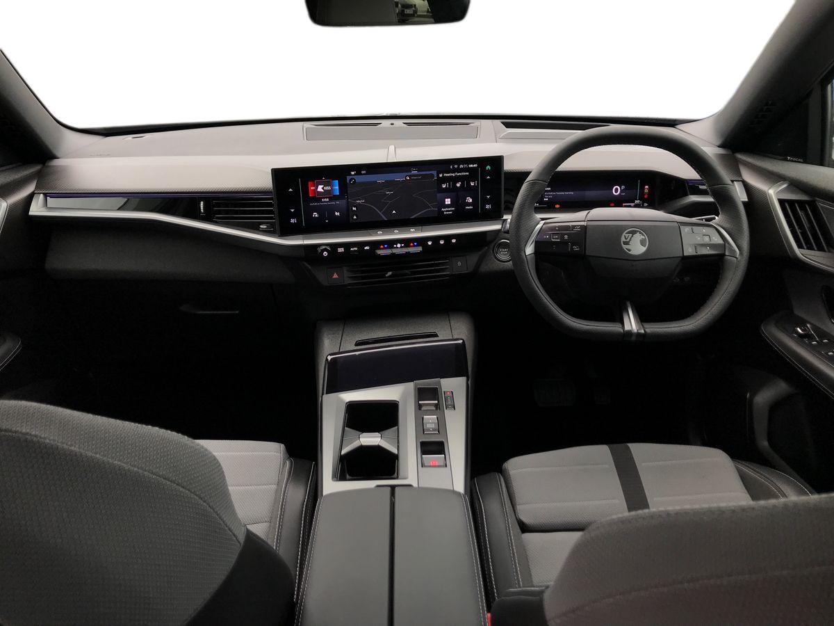 Vauxhall Grandland view 4