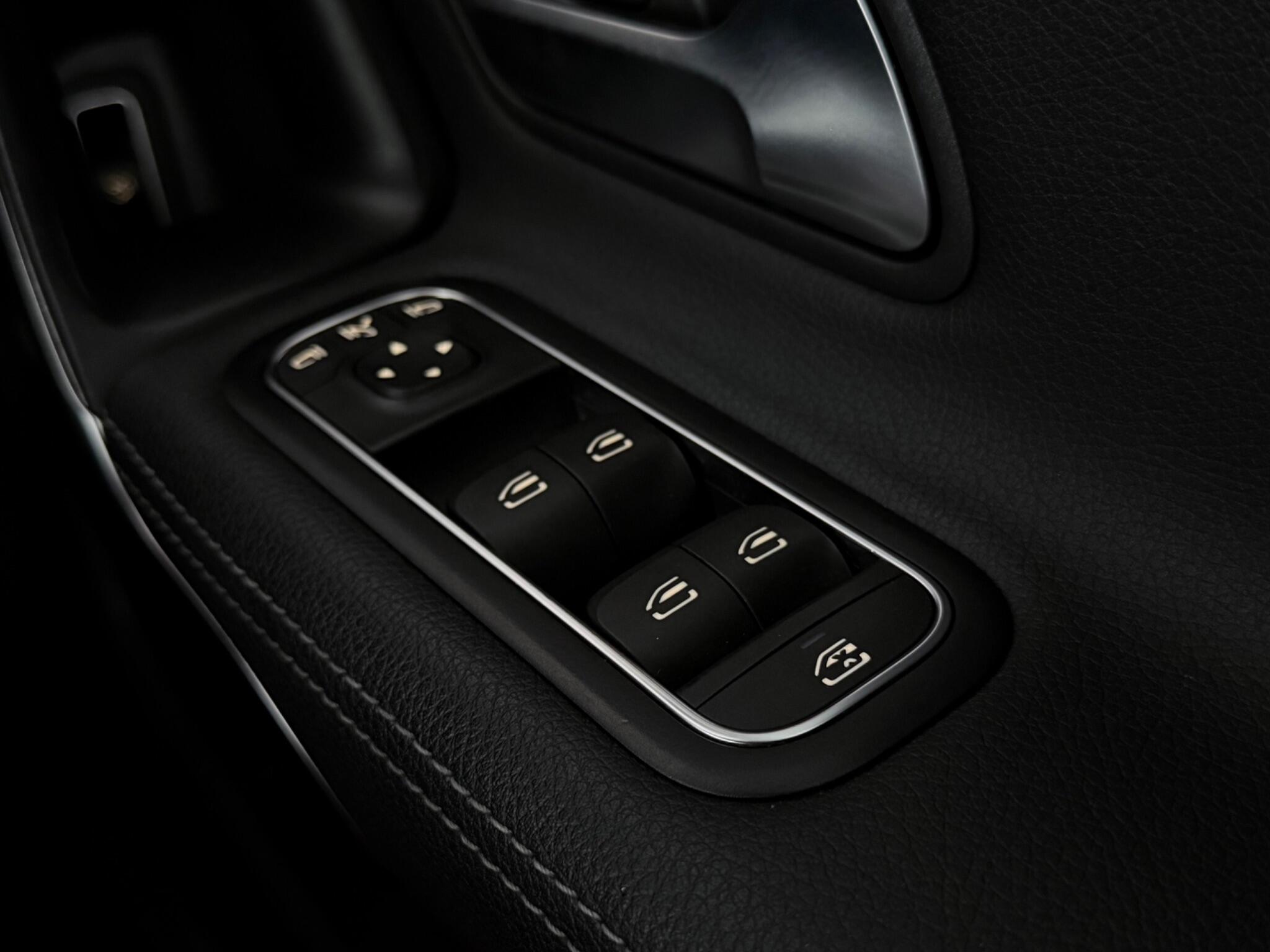 Mercedes-Benz Cla view 18