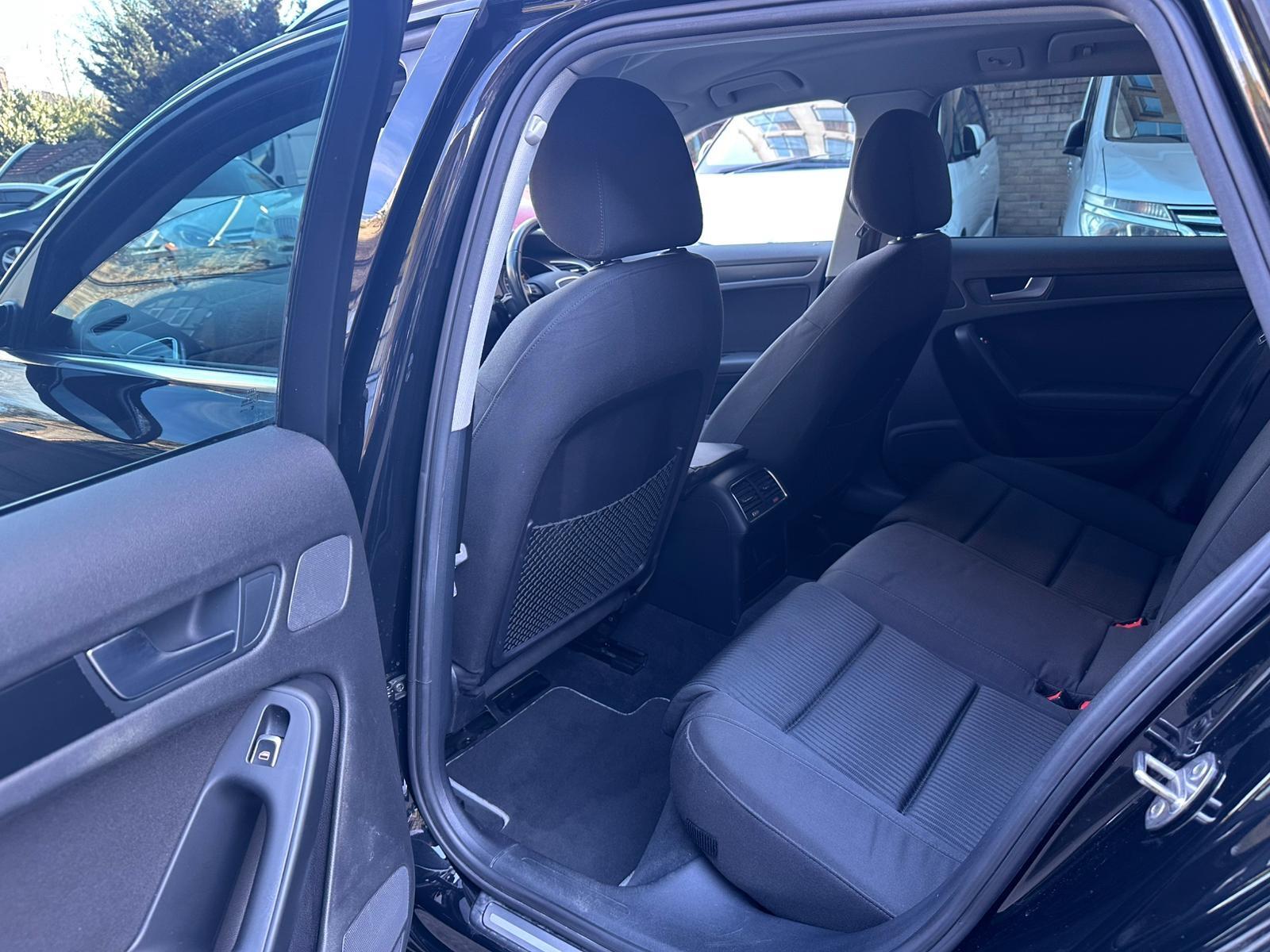 Audi A4 Avant view 25