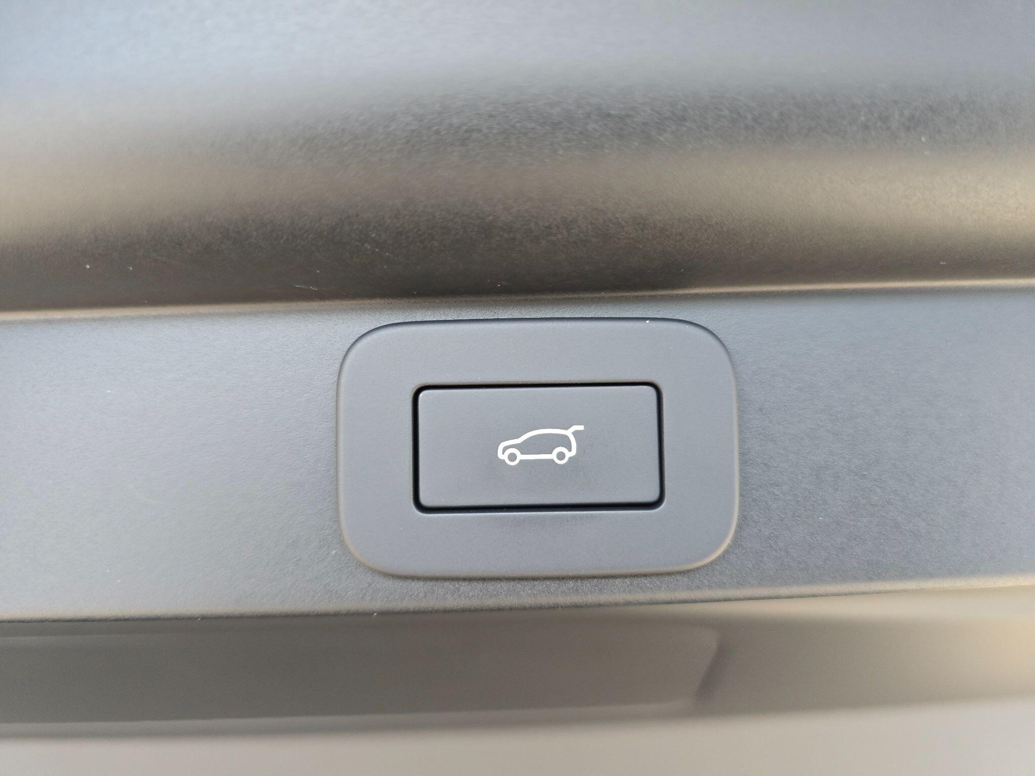 Land Rover Range Rover view 18