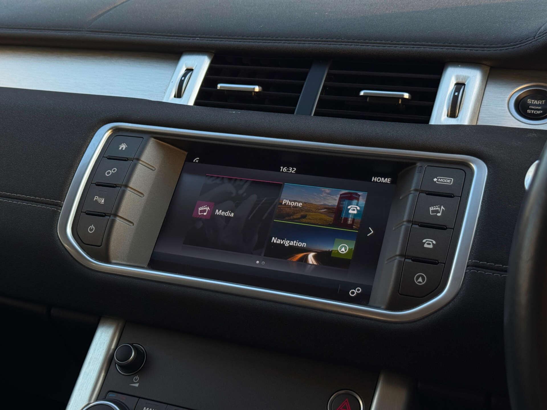 Land Rover Range Rover Evoque view 54