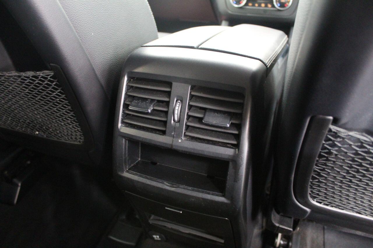 Mercedes-Benz M-Class view 56