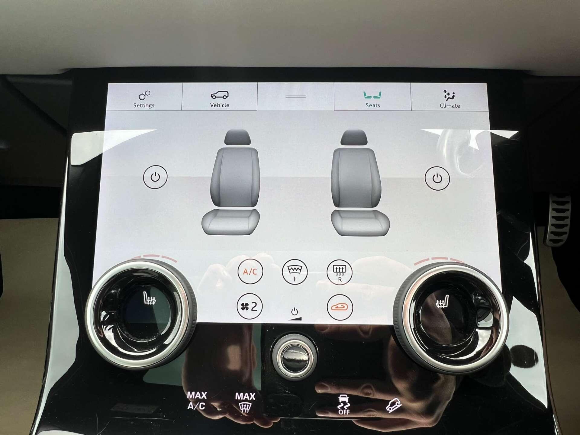 Land Rover Range Rover Evoque view 39