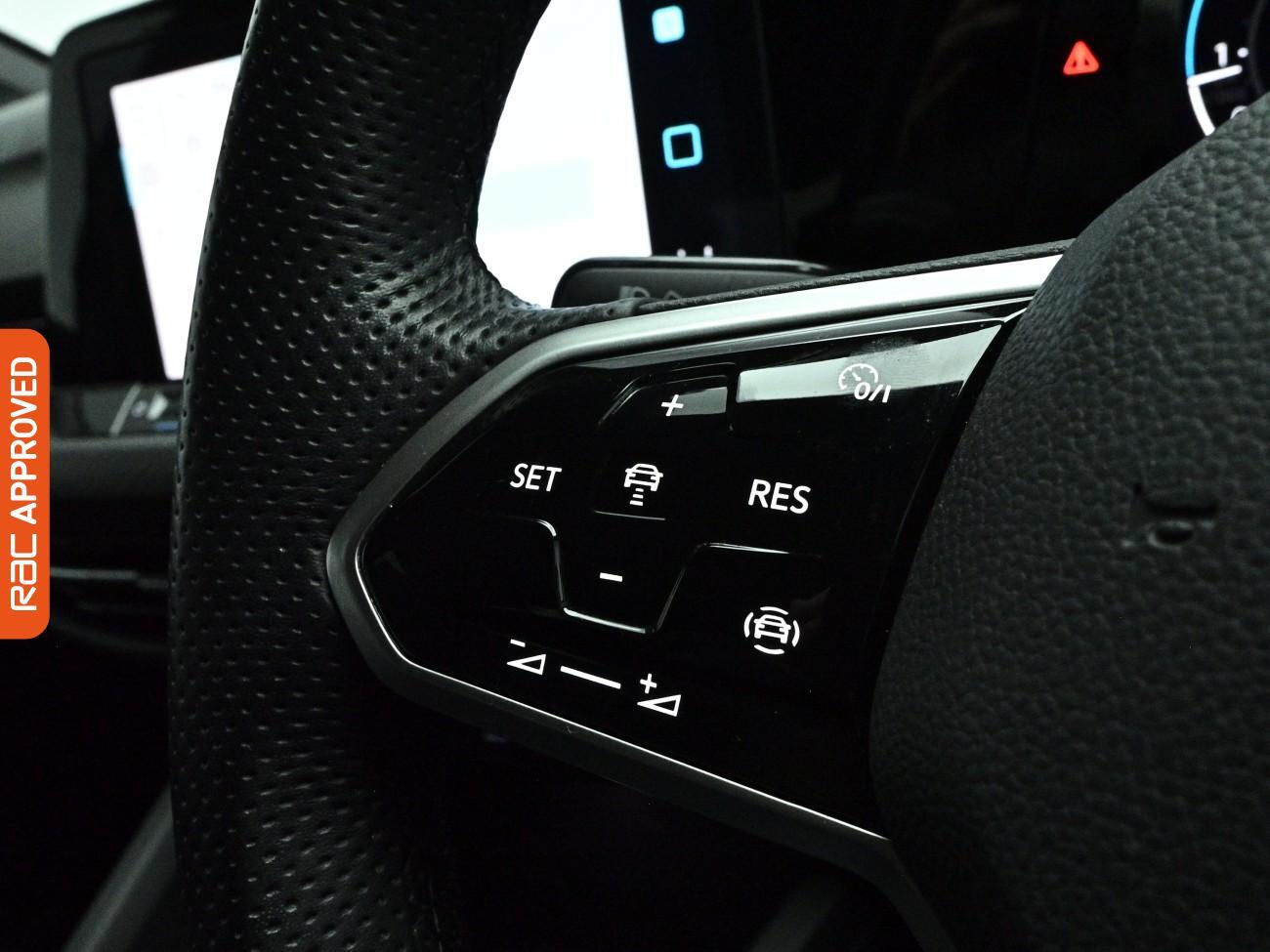 Volkswagen Golf view 24