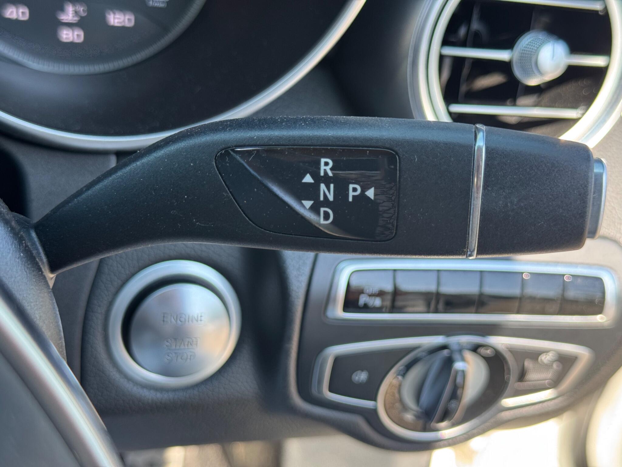 Mercedes-Benz C-Class view 37