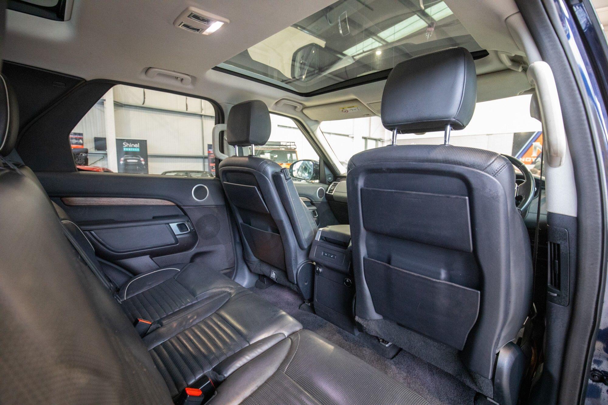 Land Rover Discovery view 13