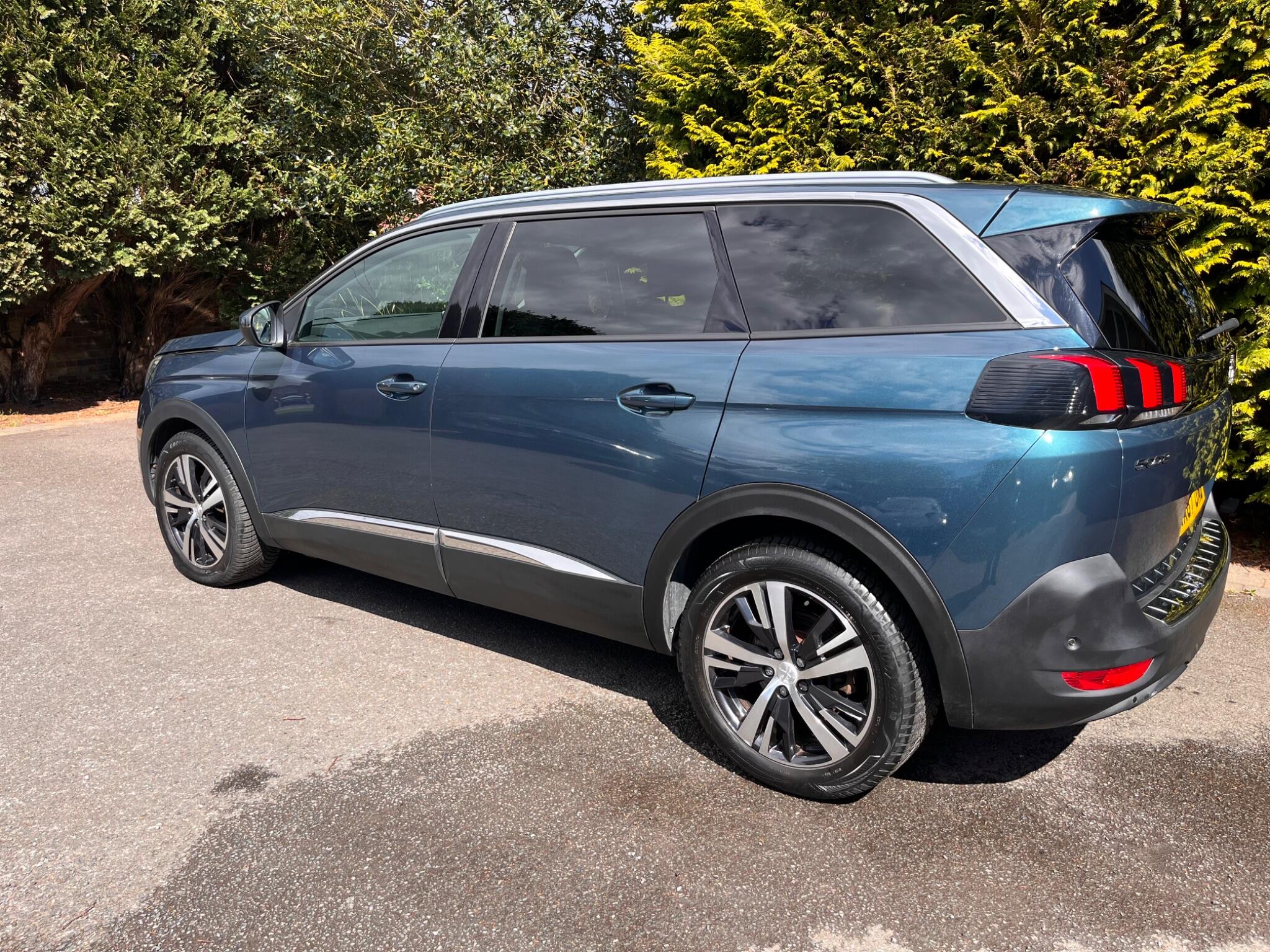 Peugeot 5008 view 10