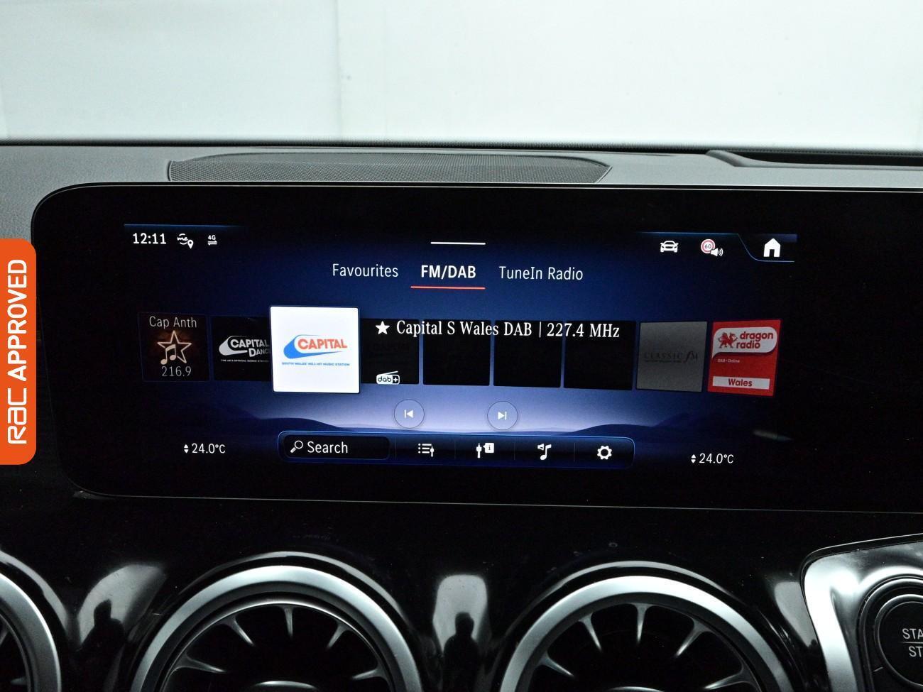 Mercedes-Benz EQB view 20