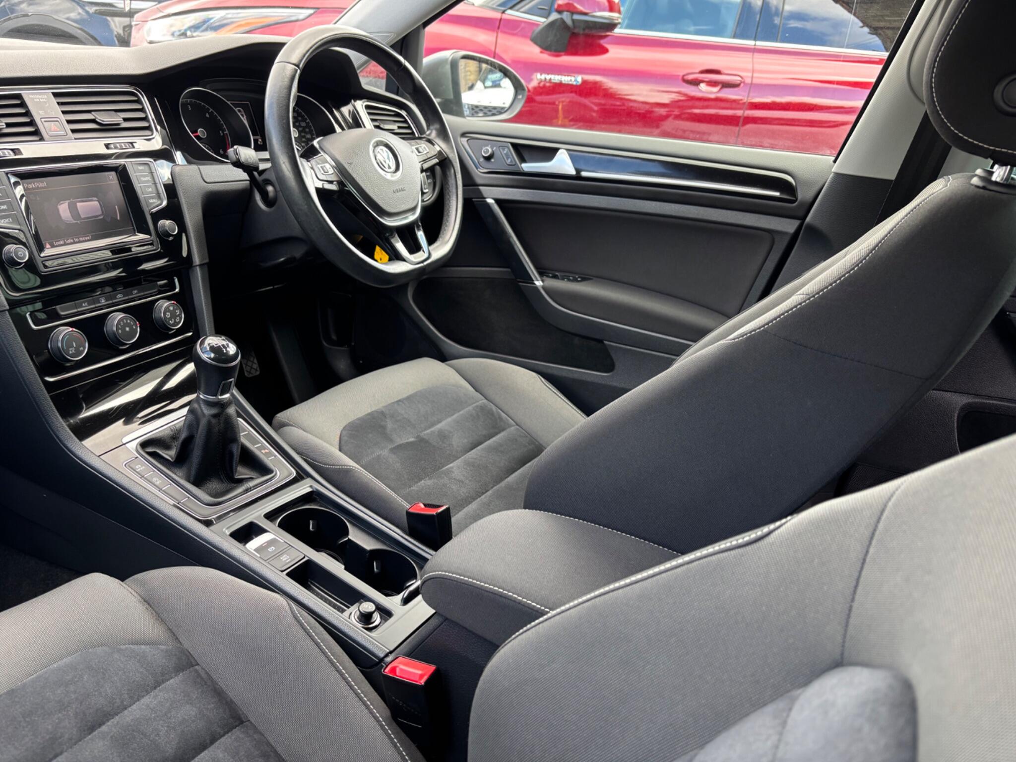 Volkswagen Golf view 33